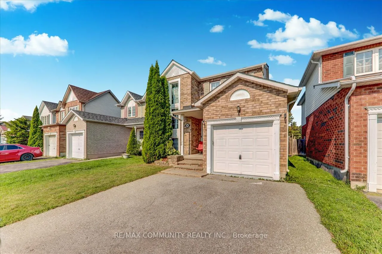 Photo 3 of 1813 Dalhousie Crescent, Oshawa, Samac — HOMEH