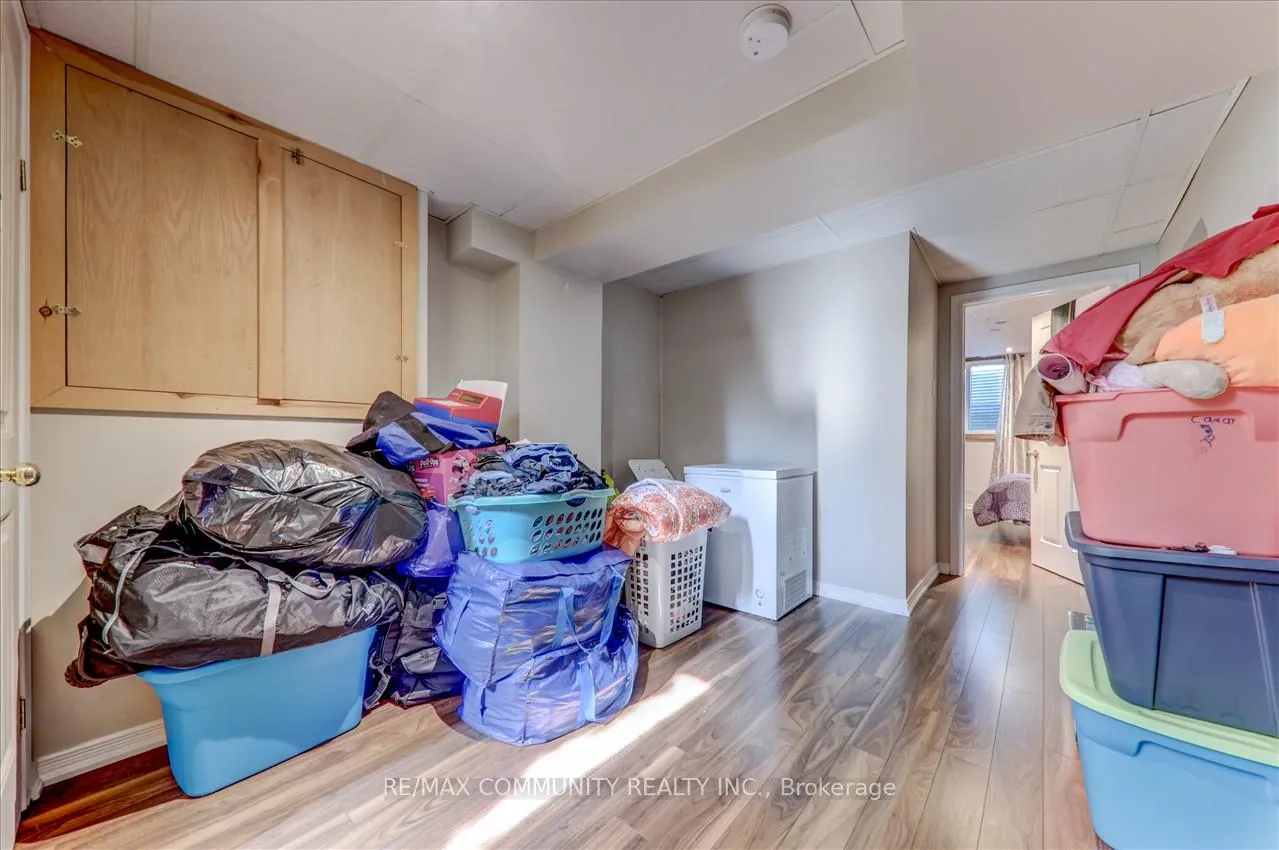 Photo 25 of 1813 Dalhousie Crescent, Oshawa, Samac — HOMEH