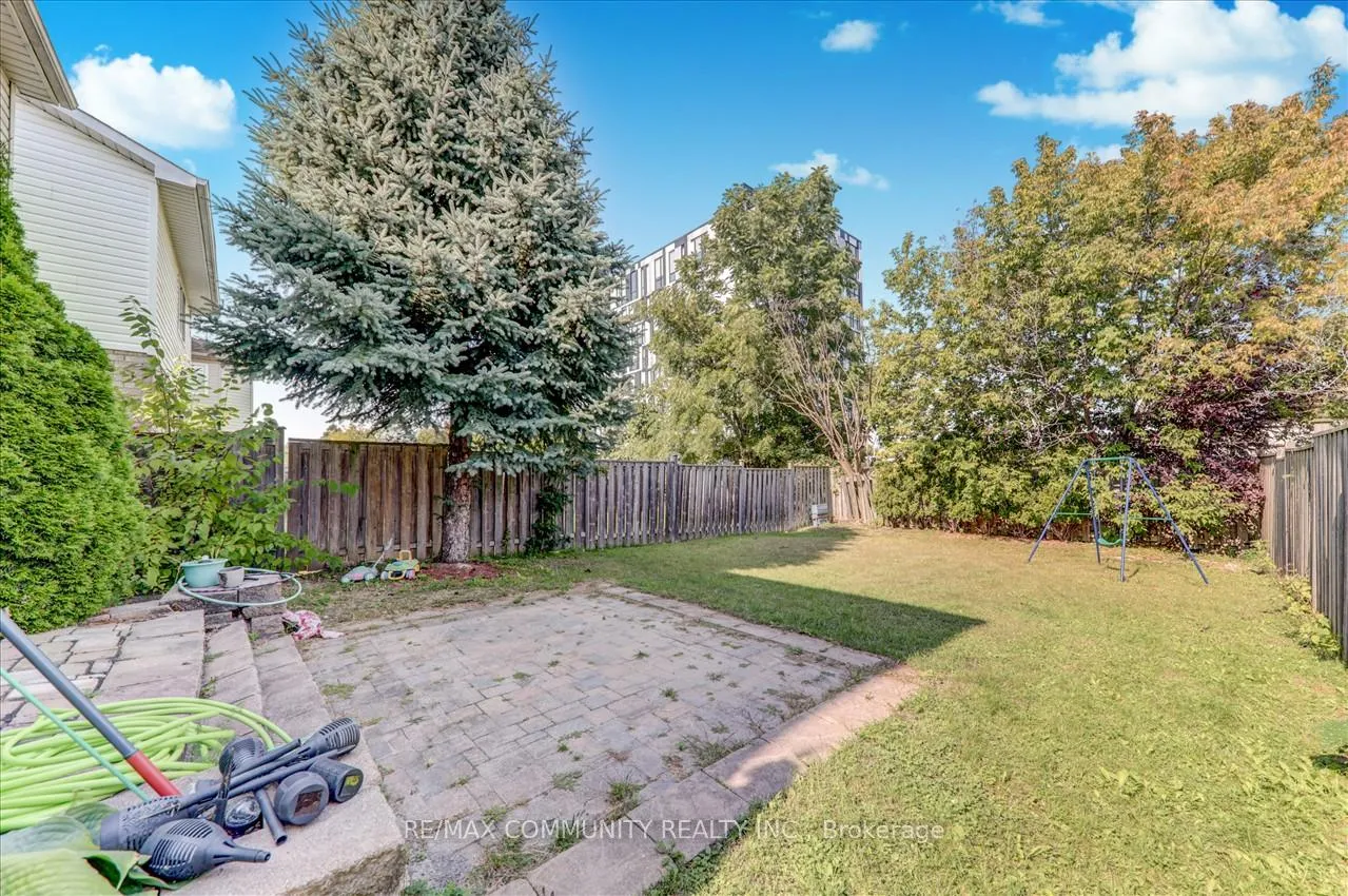 Photo 31 of 1813 Dalhousie Crescent, Oshawa, Samac — HOMEH