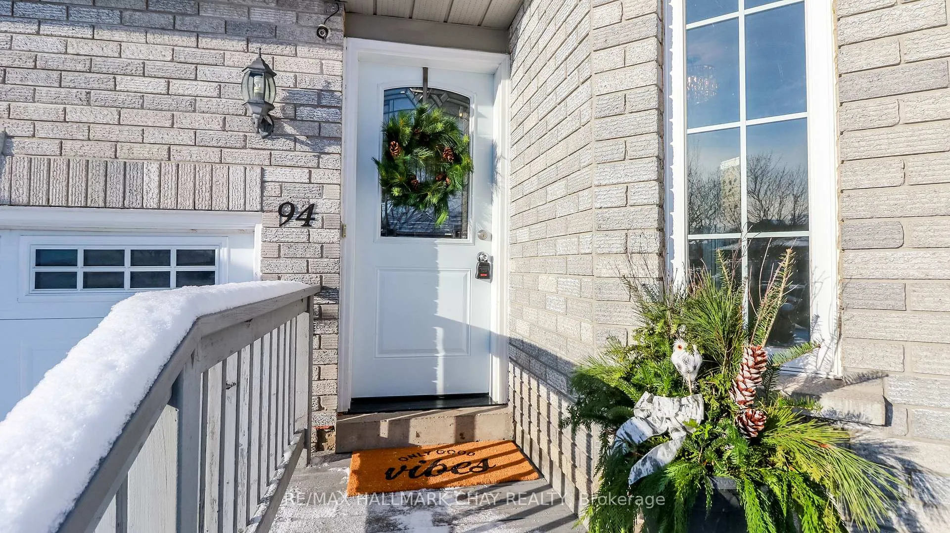 Photo 2 of 94 Churchland Drive, Barrie, Holly — HOMEH
