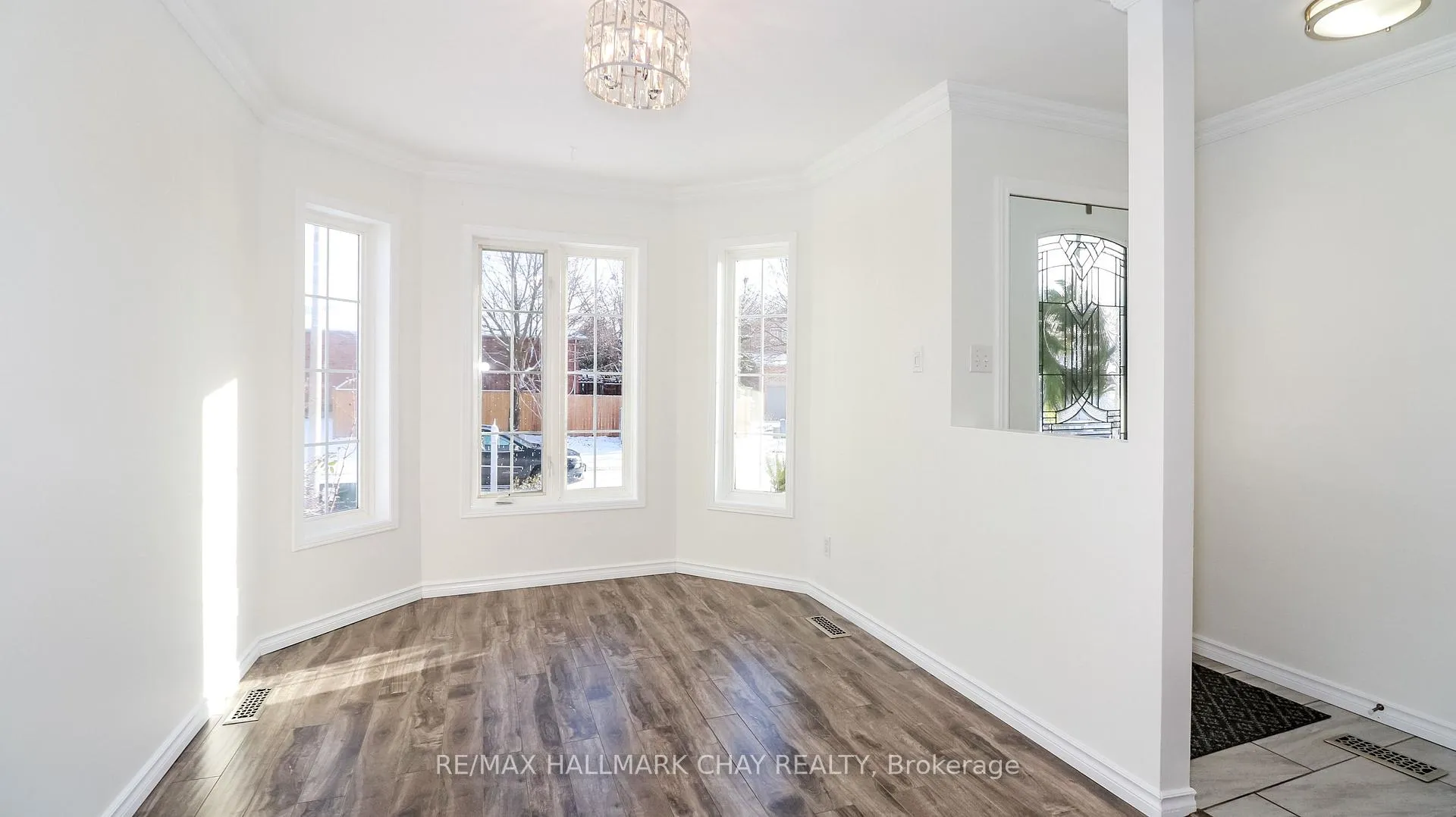 Photo 8 of 94 Churchland Drive, Barrie, Holly — HOMEH