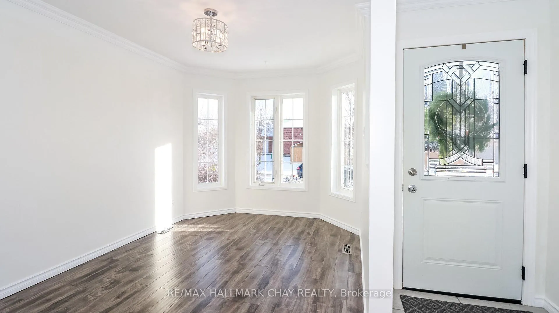Photo 9 of 94 Churchland Drive, Barrie, Holly — HOMEH