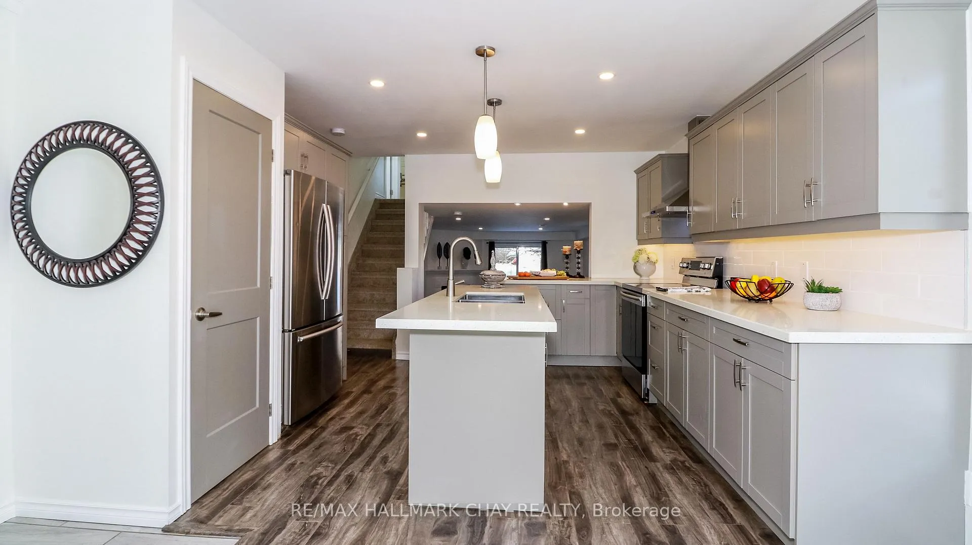 Photo 10 of 94 Churchland Drive, Barrie, Holly — HOMEH