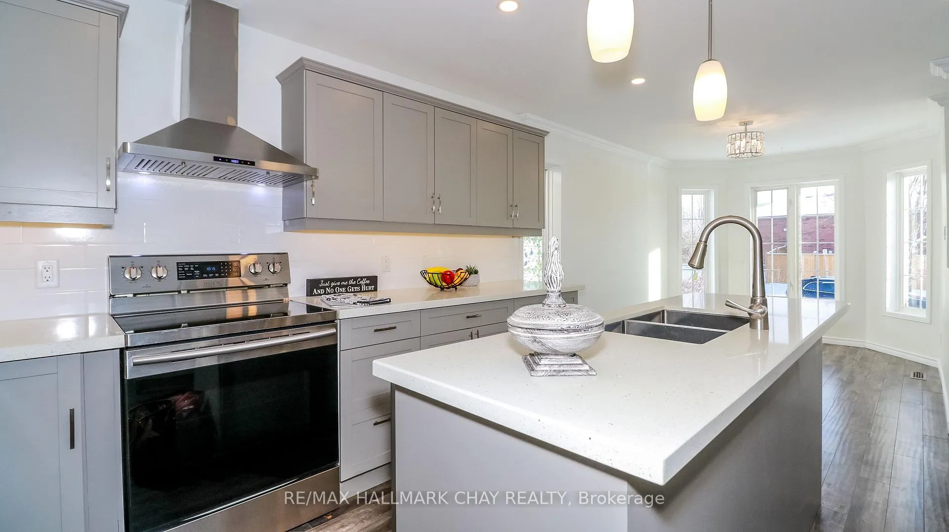 Photo 15 of 94 Churchland Drive, Barrie, Holly — HOMEH