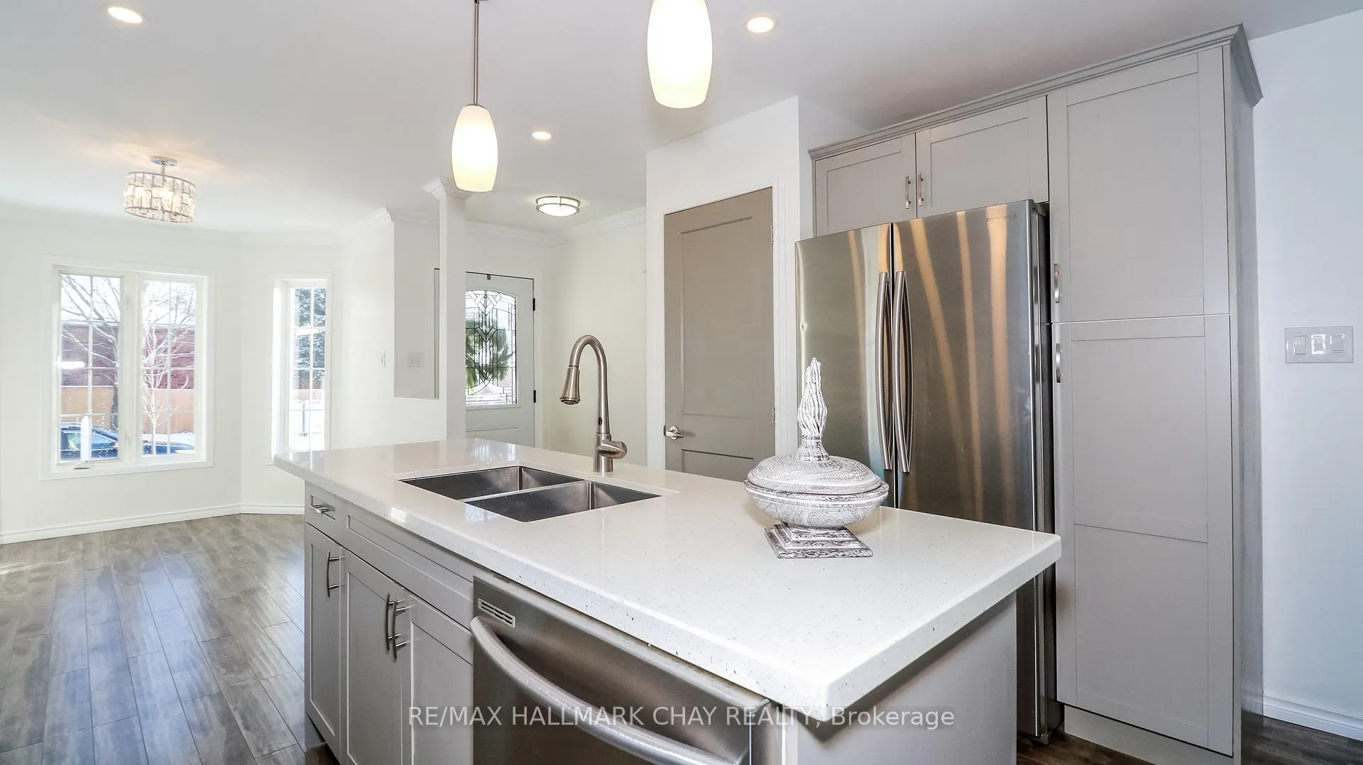 Photo 16 of 94 Churchland Drive, Barrie, Holly — HOMEH