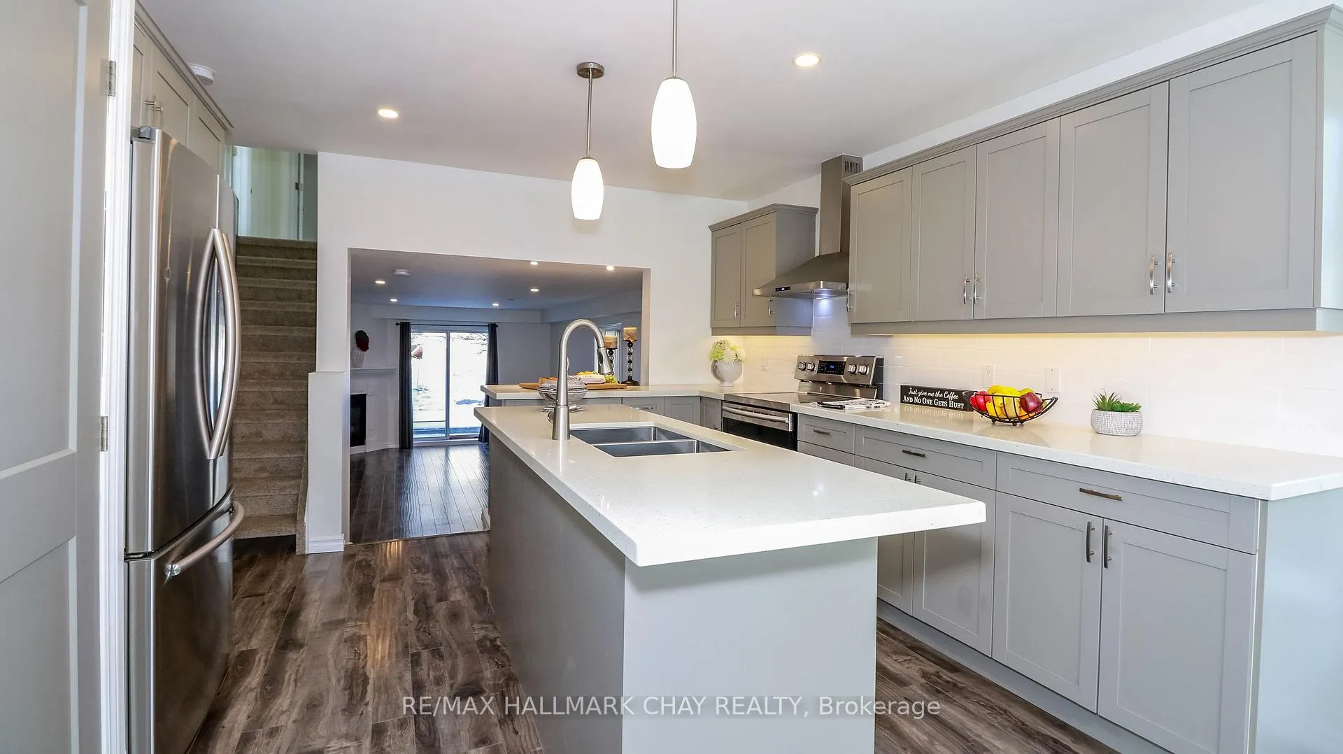 Photo 18 of 94 Churchland Drive, Barrie, Holly — HOMEH