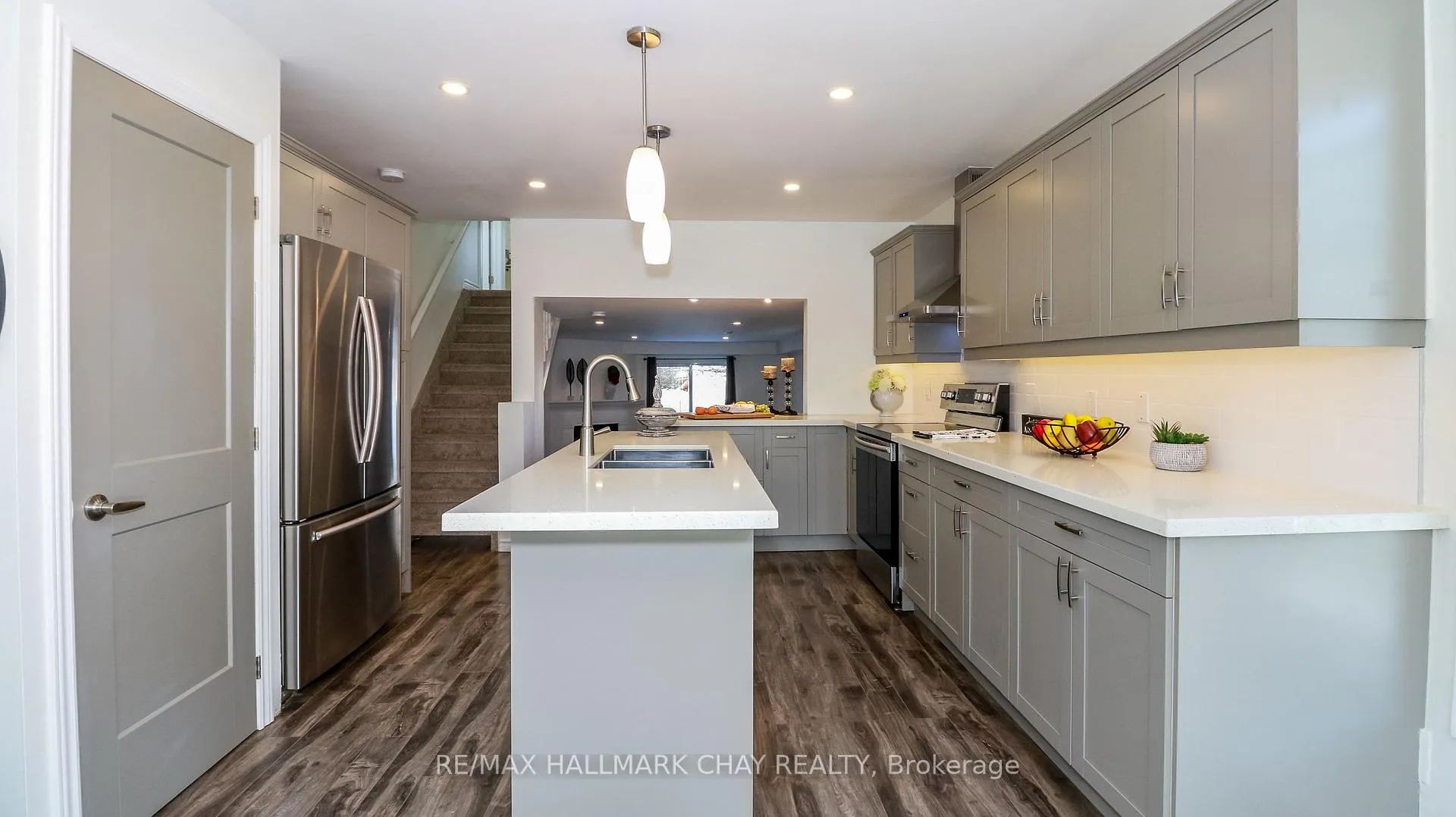 Photo 19 of 94 Churchland Drive, Barrie, Holly — HOMEH