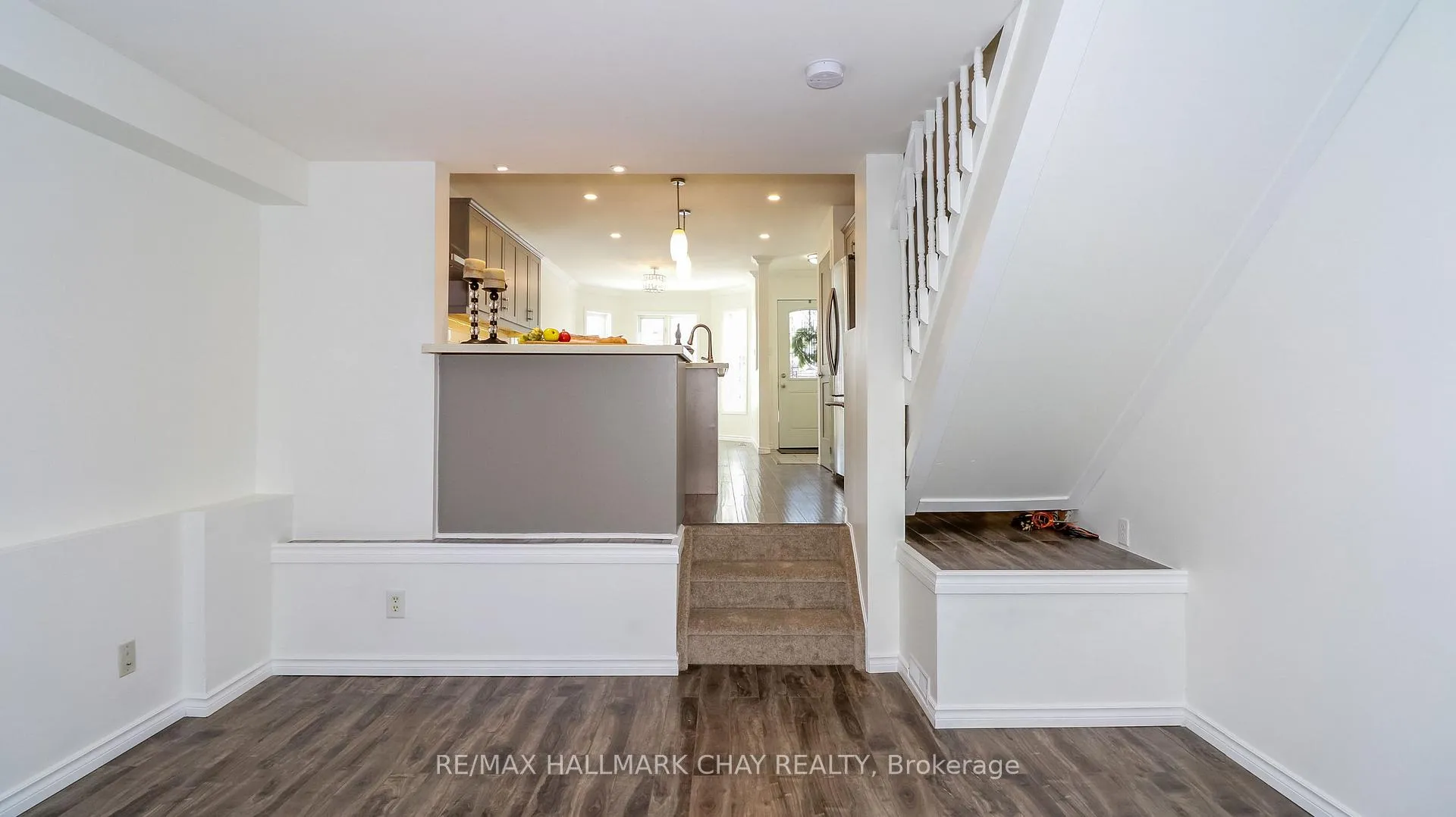 Photo 20 of 94 Churchland Drive, Barrie, Holly — HOMEH