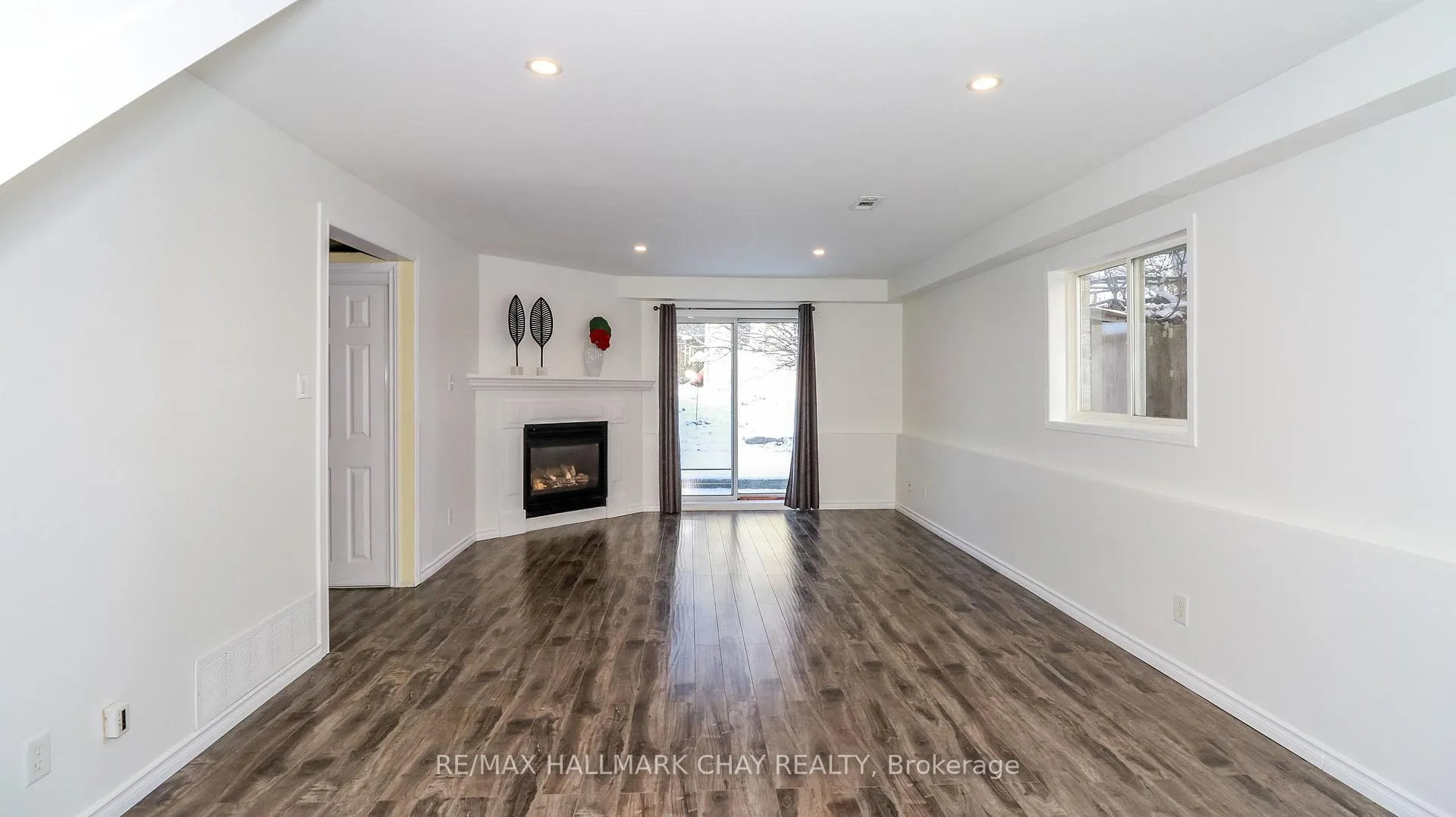 Photo 24 of 94 Churchland Drive, Barrie, Holly — HOMEH