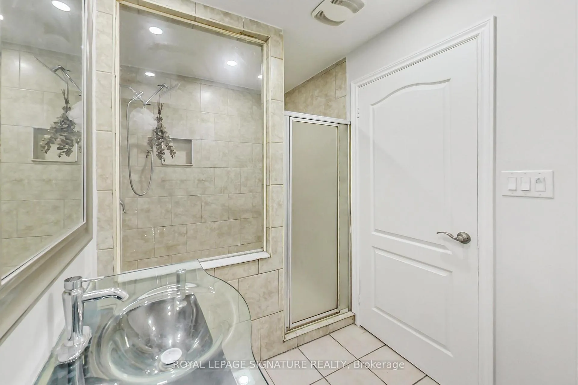 Photo 15 of 763 Tate Avenue, Hamilton, Parkview — HOMEH