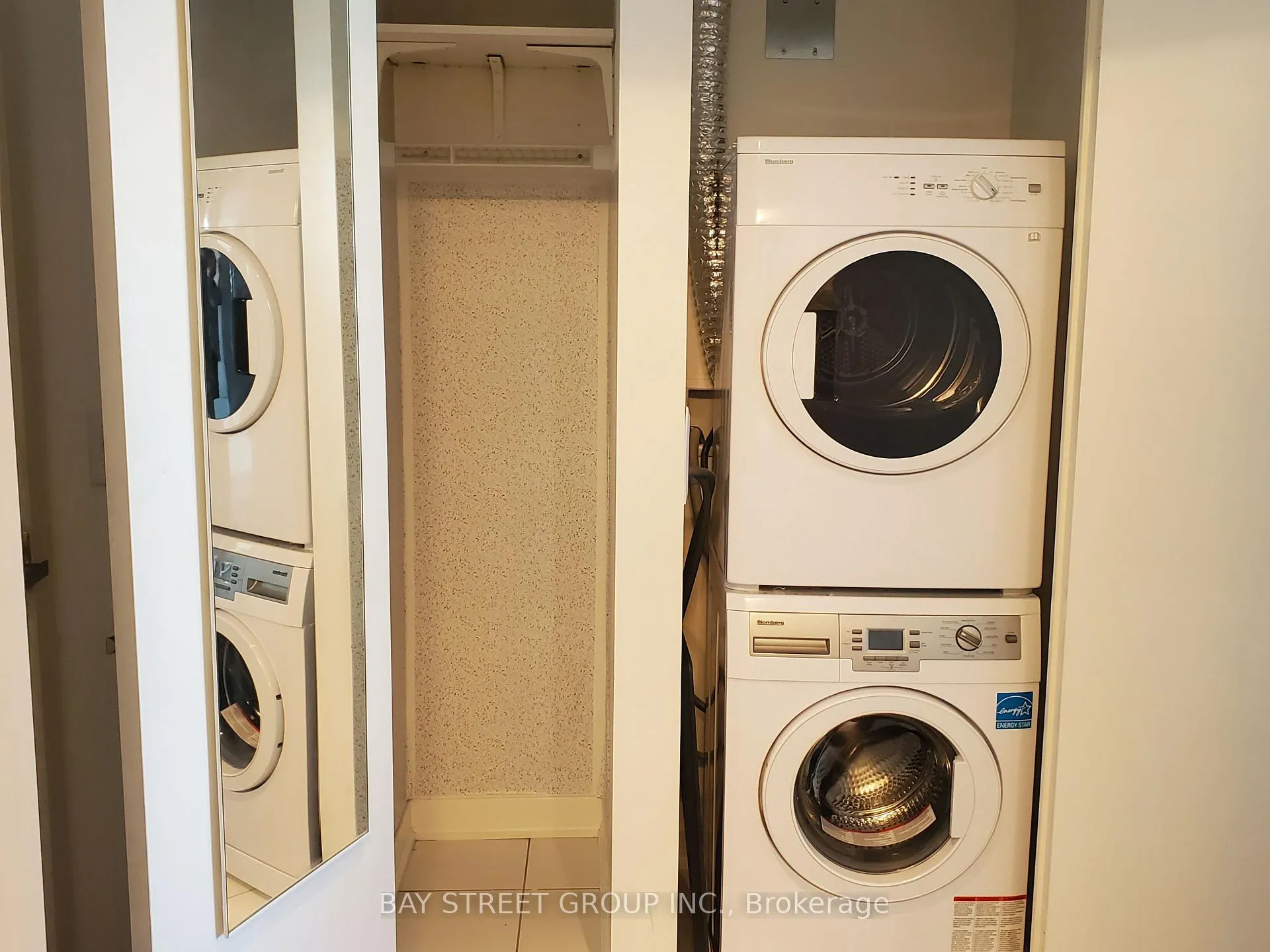 Photo 5 of Unit 6708, 100 Harbour Street, Toronto, Waterfront Communities — HOMEH