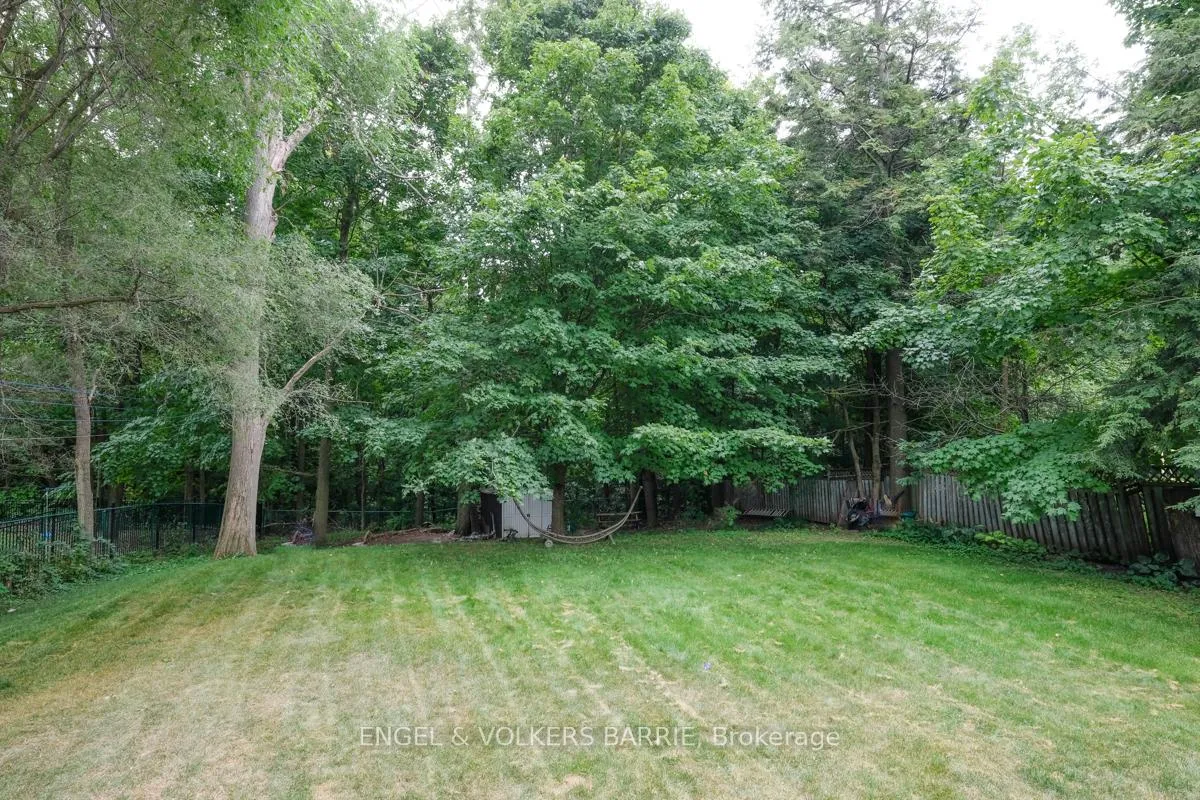 Photo 4 of 48 Redfern Avenue, Barrie, Holly — HOMEH
