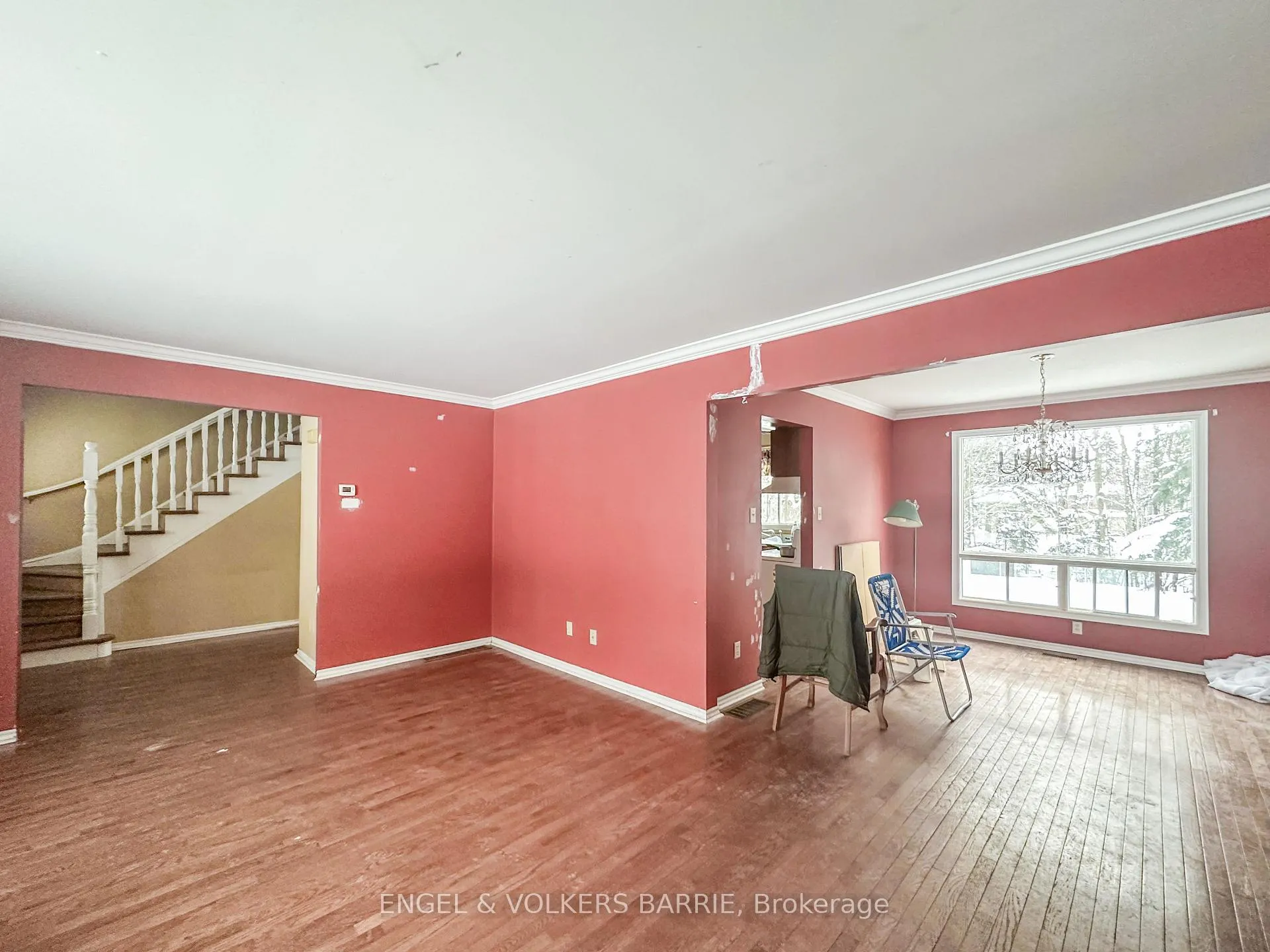 Photo 6 of 48 Redfern Avenue, Barrie, Holly — HOMEH