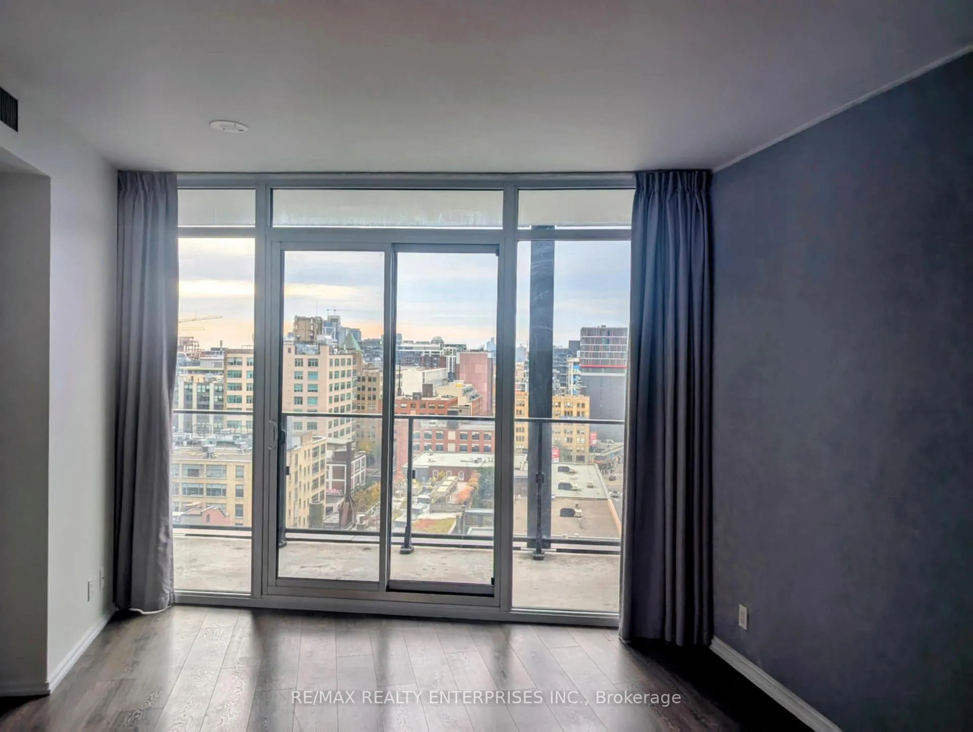 Photo 10 of Unit 1301, 125 Peter Street, Toronto, Waterfront Communities — HOMEH