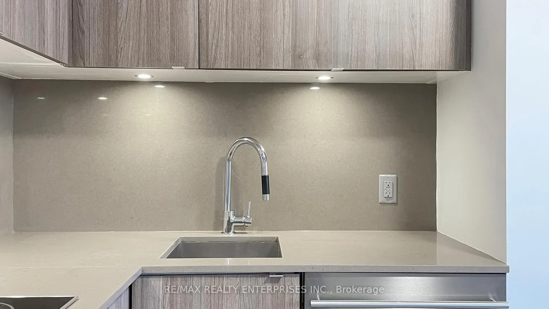 Photo 14 of Unit 1301, 125 Peter Street, Toronto, Waterfront Communities — HOMEH