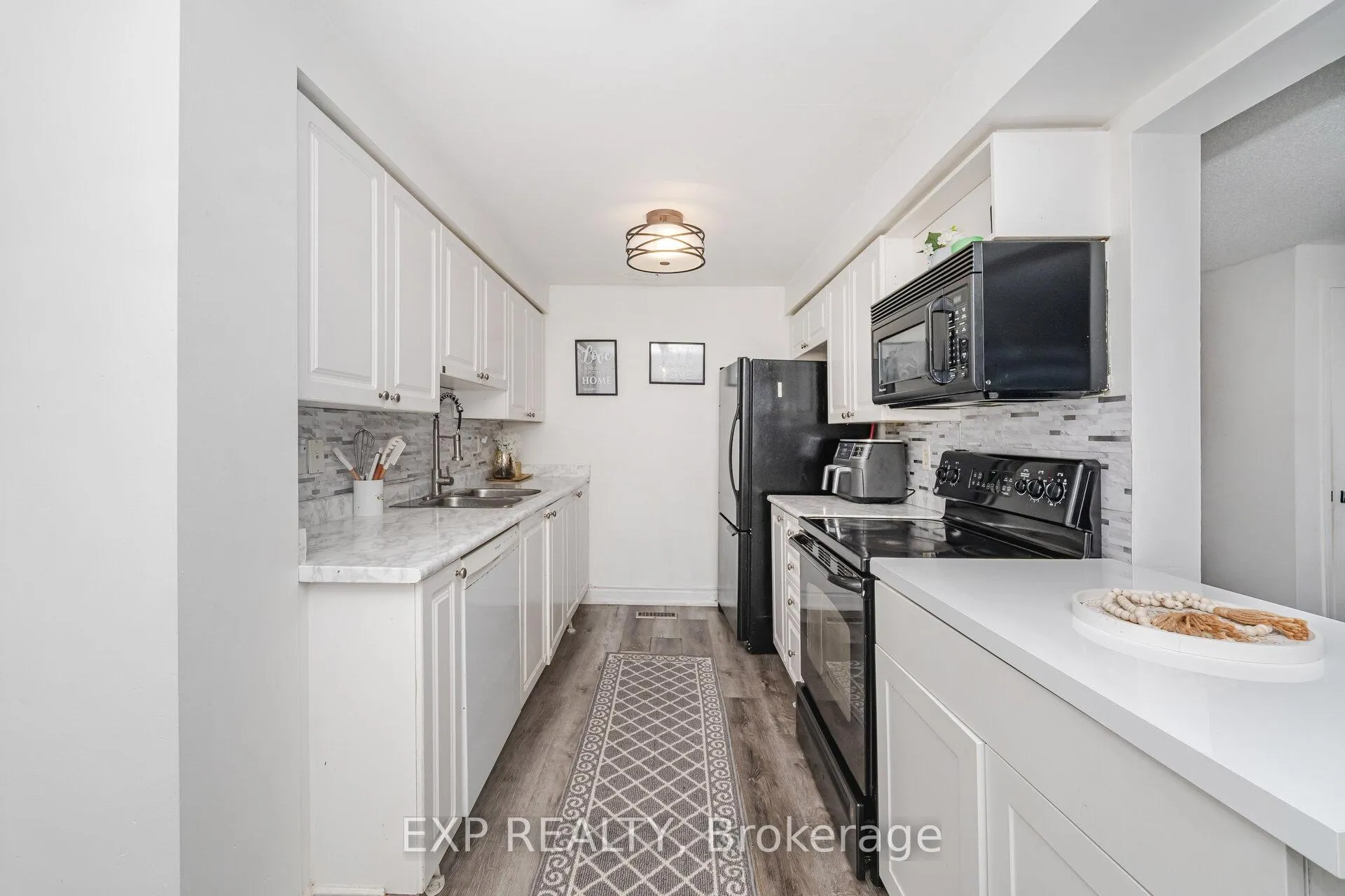 Photo 13 of 145 Courtney Crescent, Barrie, Painswick South — HOMEH