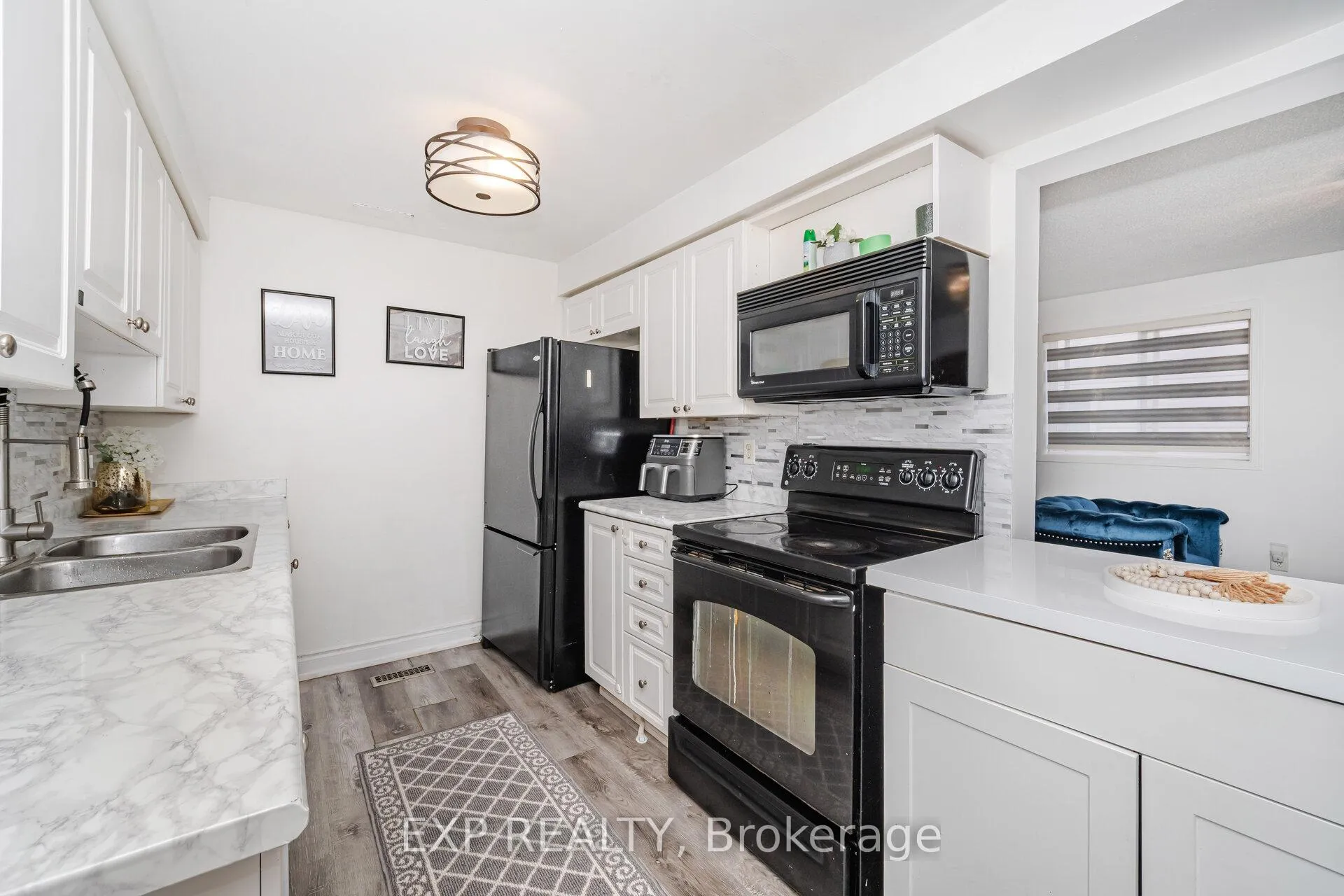 Photo 14 of 145 Courtney Crescent, Barrie, Painswick South — HOMEH