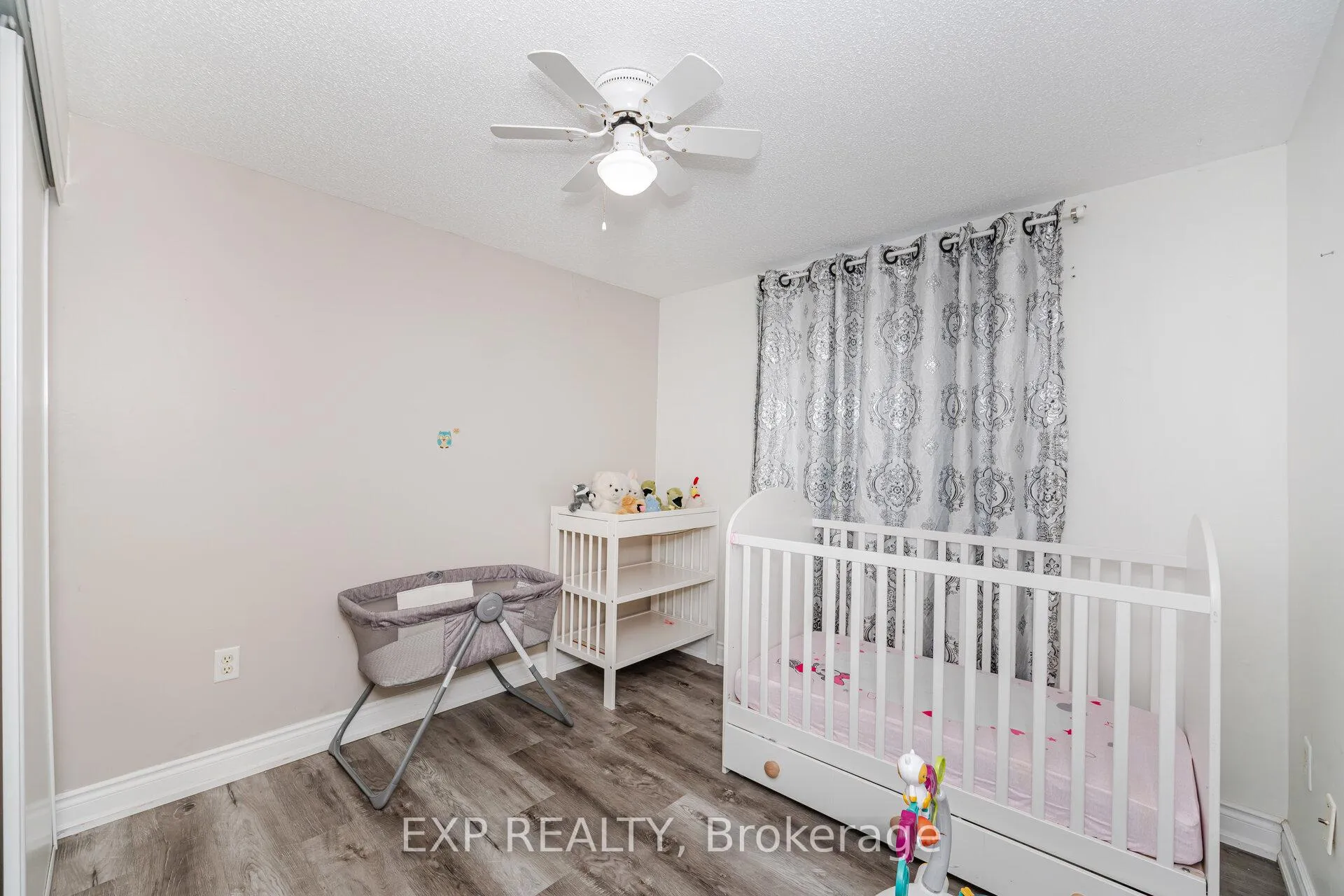 Photo 19 of 145 Courtney Crescent, Barrie, Painswick South — HOMEH