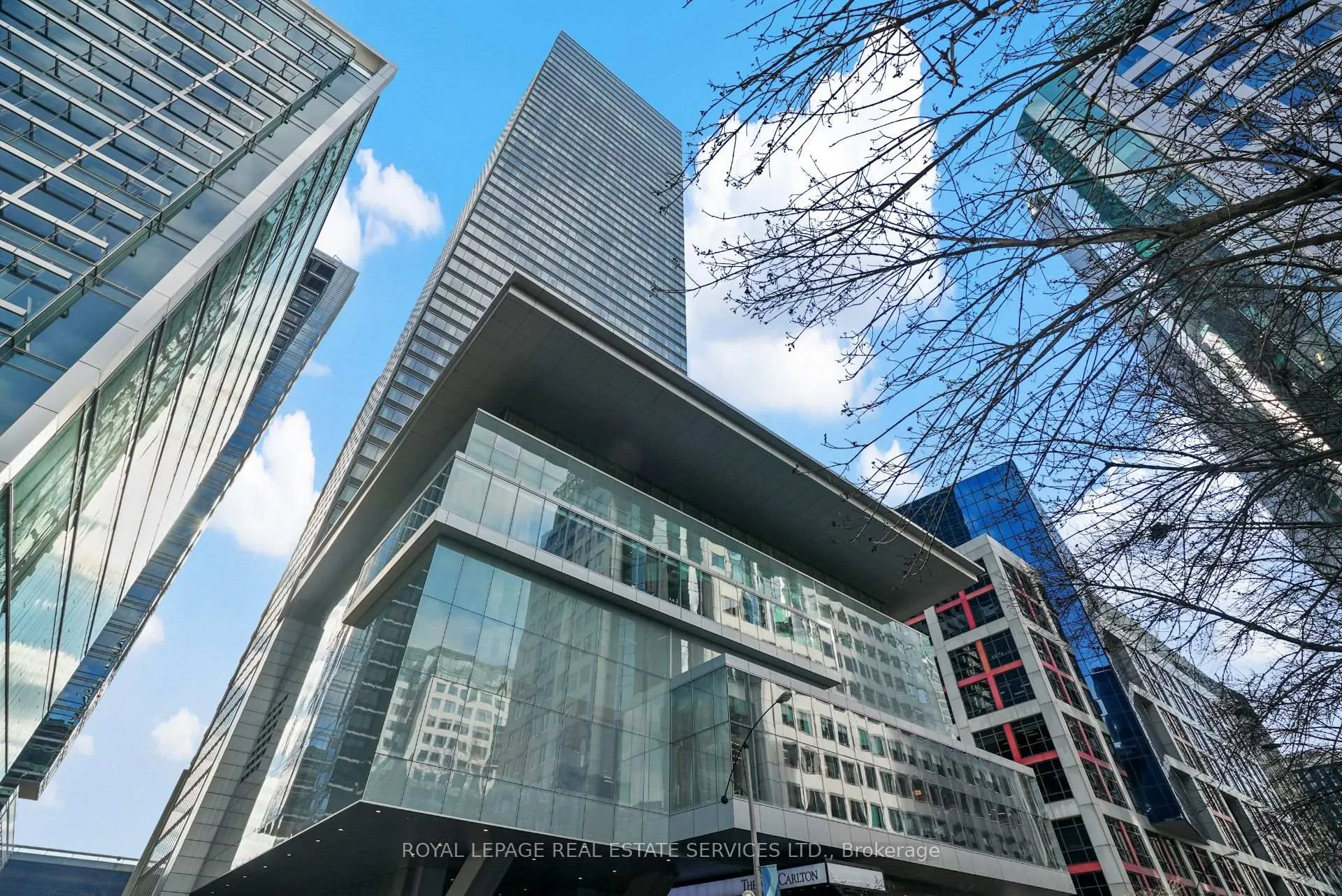 Front of Unit 3206, 183 Wellington Street W