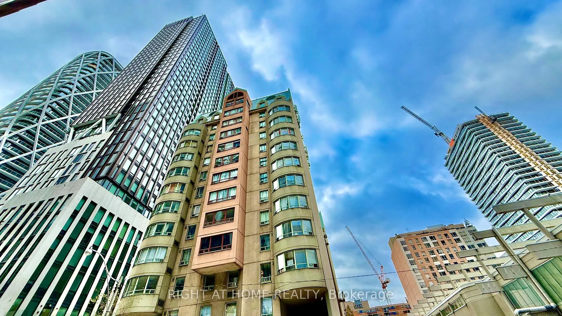 Photo 3 of Unit 3306, 238 Simcoe Street, Toronto, Kensington-Chinatown — HOMEH