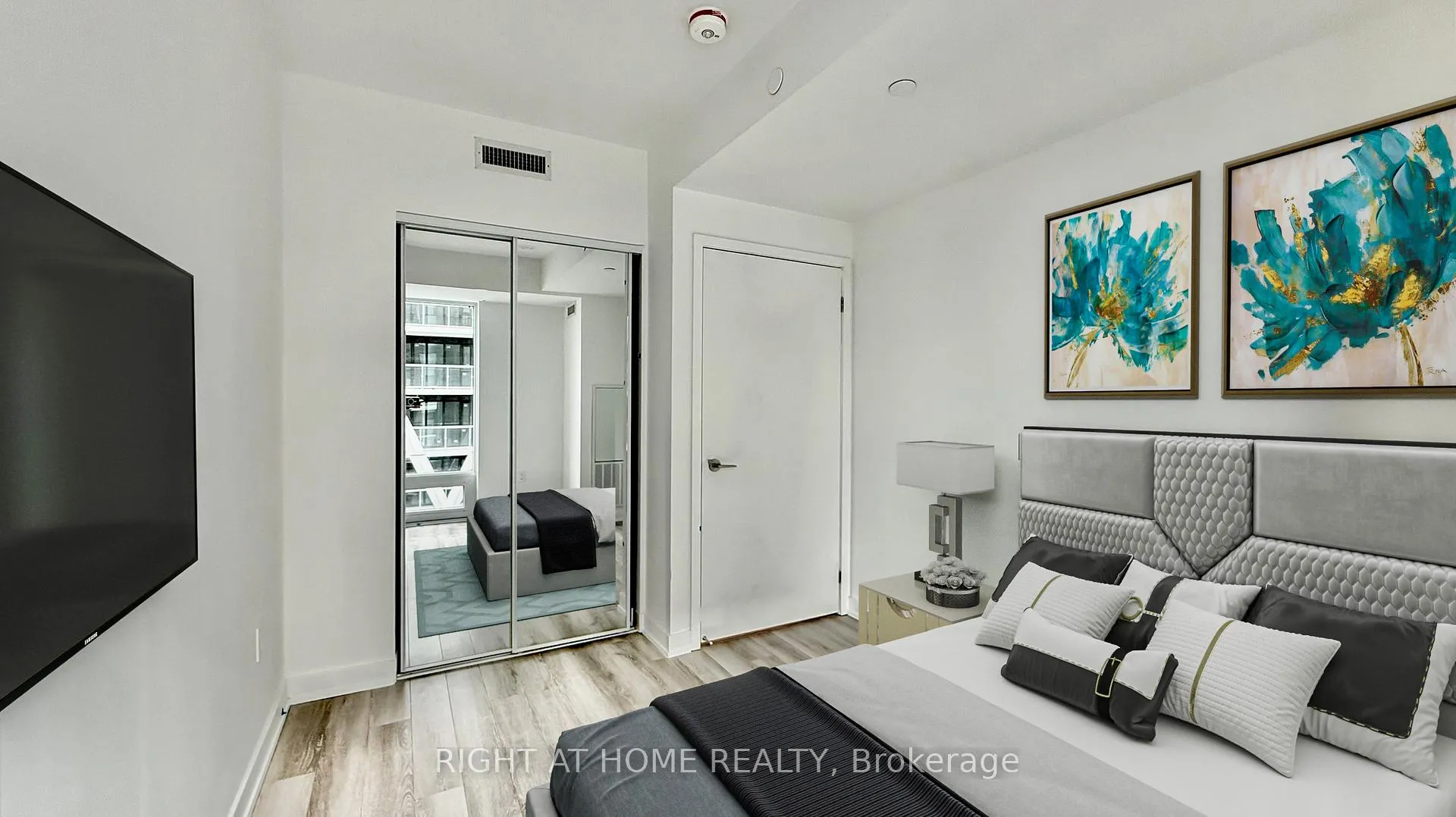 Photo 5 of Unit 3306, 238 Simcoe Street, Toronto, Kensington-Chinatown — HOMEH