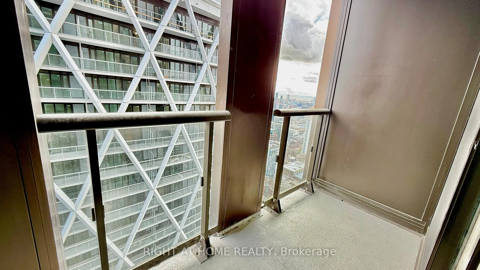 Photo 9 of Unit 3306, 238 Simcoe Street, Toronto, Kensington-Chinatown — HOMEH