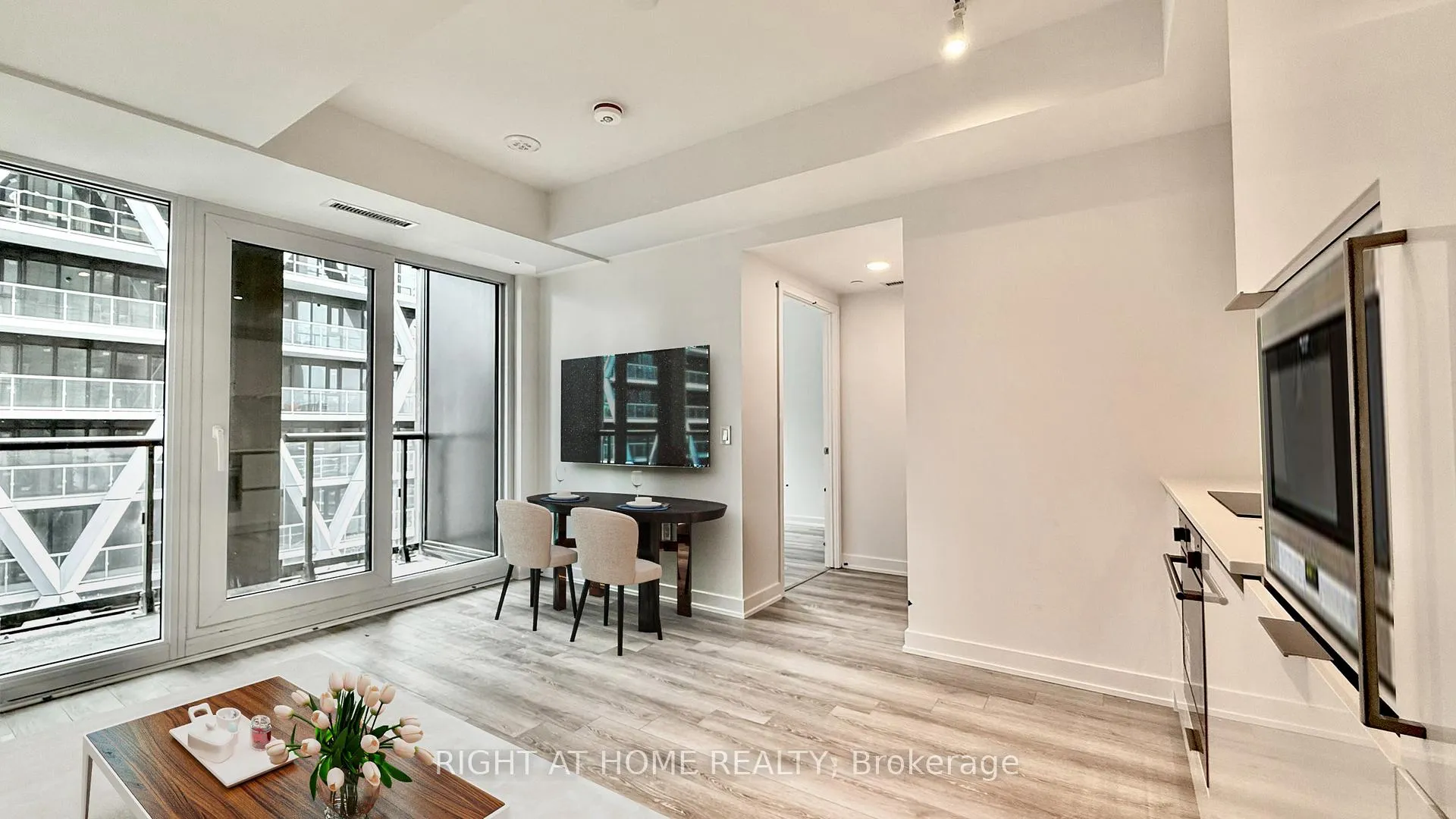 Photo 12 of Unit 3306, 238 Simcoe Street, Toronto, Kensington-Chinatown — HOMEH