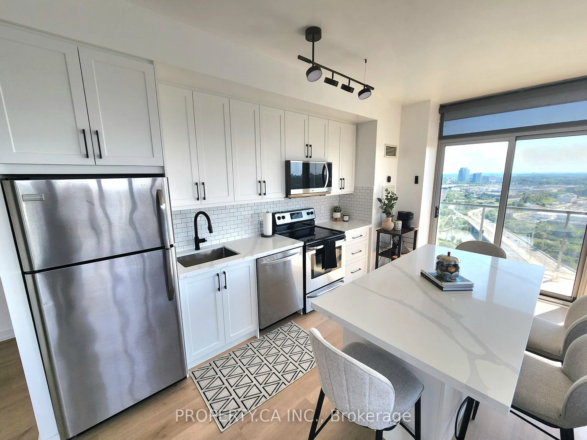 Photo 8 of Unit 2510, 105 The Queensway, Toronto, High Park-Swansea — HOMEH