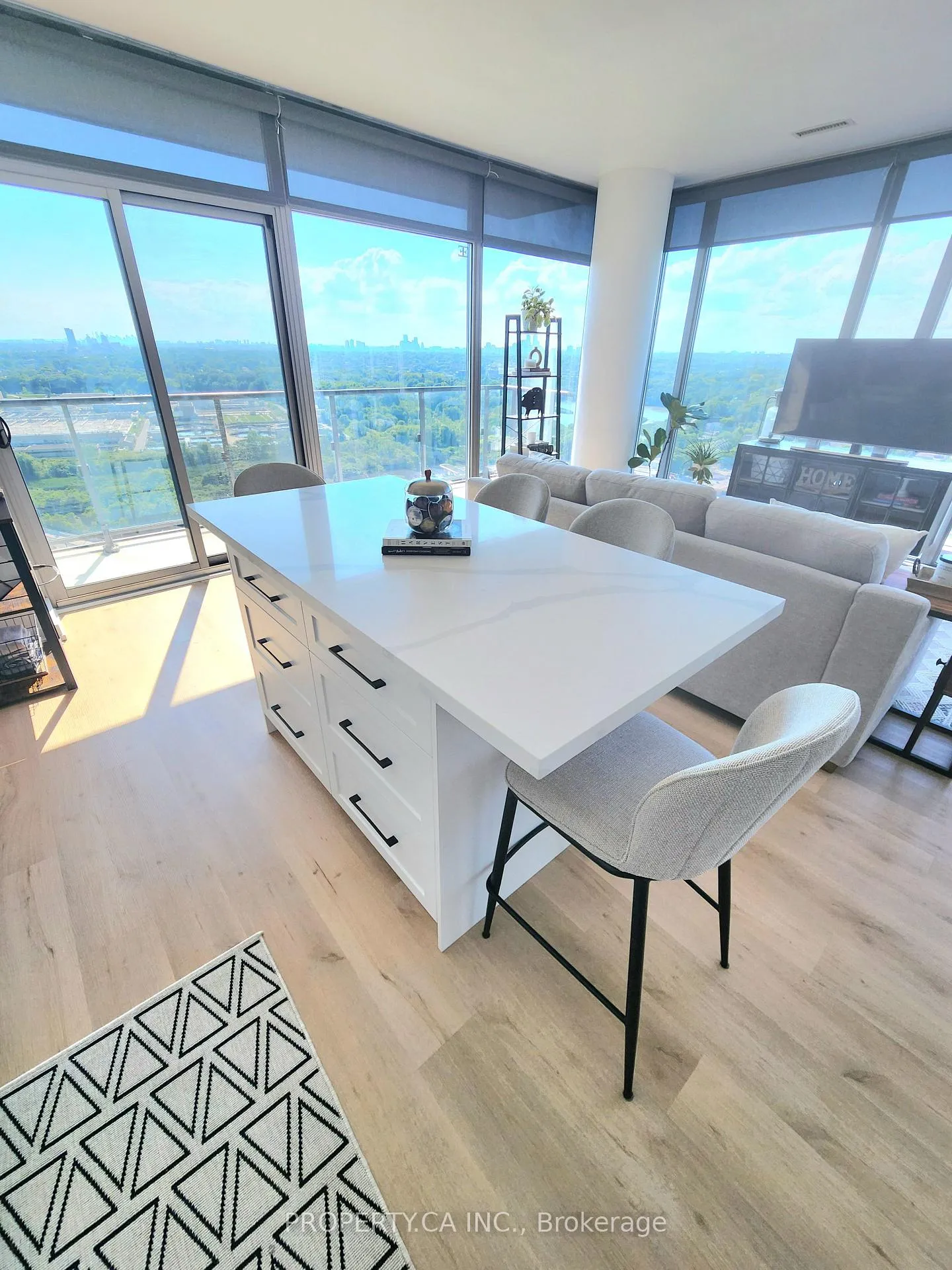 Photo 10 of Unit 2510, 105 The Queensway, Toronto, High Park-Swansea — HOMEH