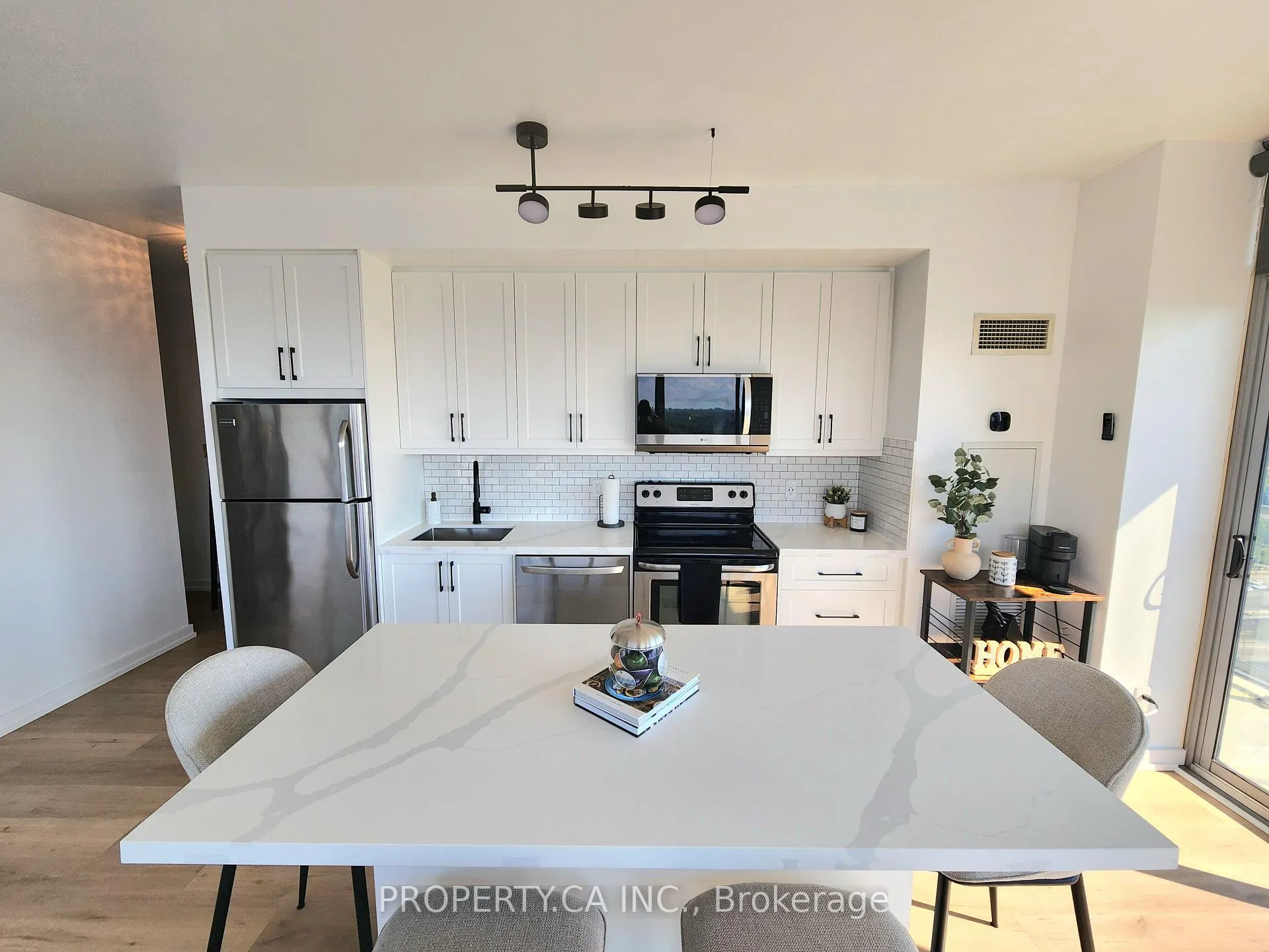 Photo 11 of Unit 2510, 105 The Queensway, Toronto, High Park-Swansea — HOMEH