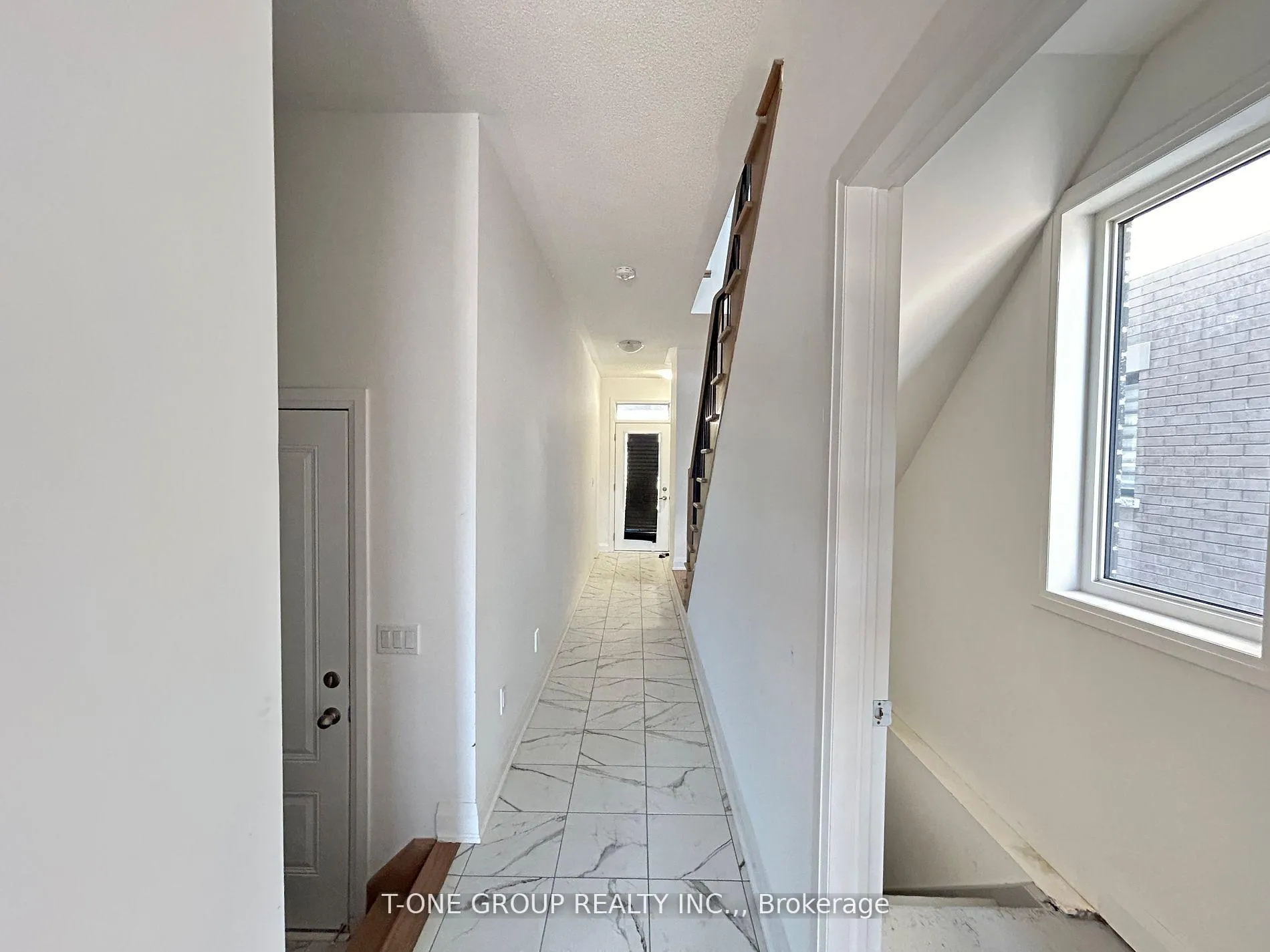 Photo 3 of 100 Carole Bell Way, Markham, Wismer — HOMEH