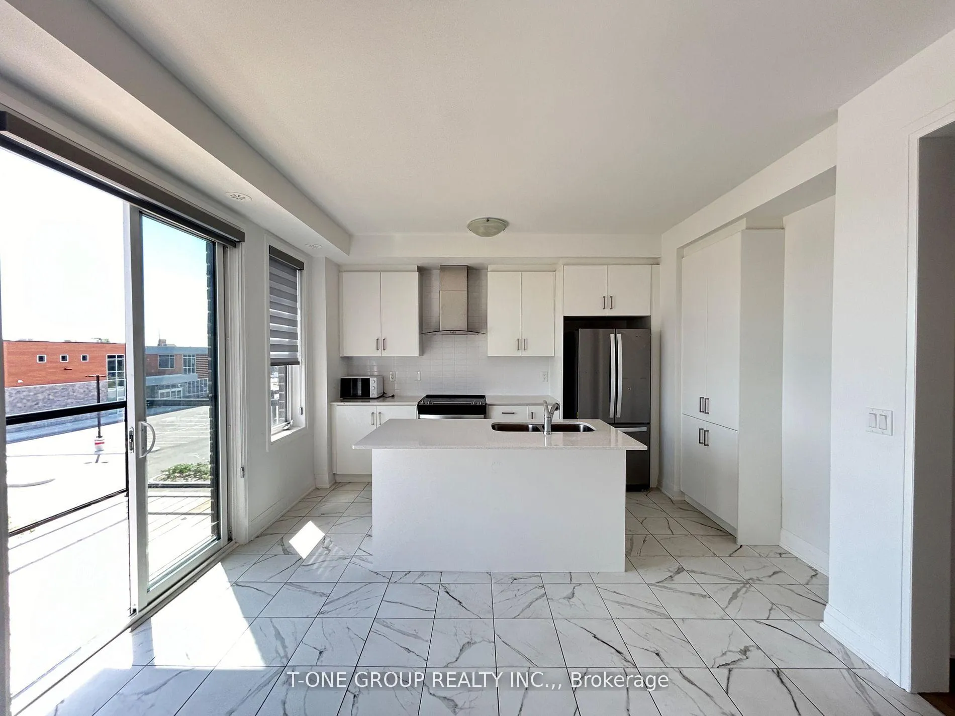 Photo 5 of 100 Carole Bell Way, Markham, Wismer — HOMEH