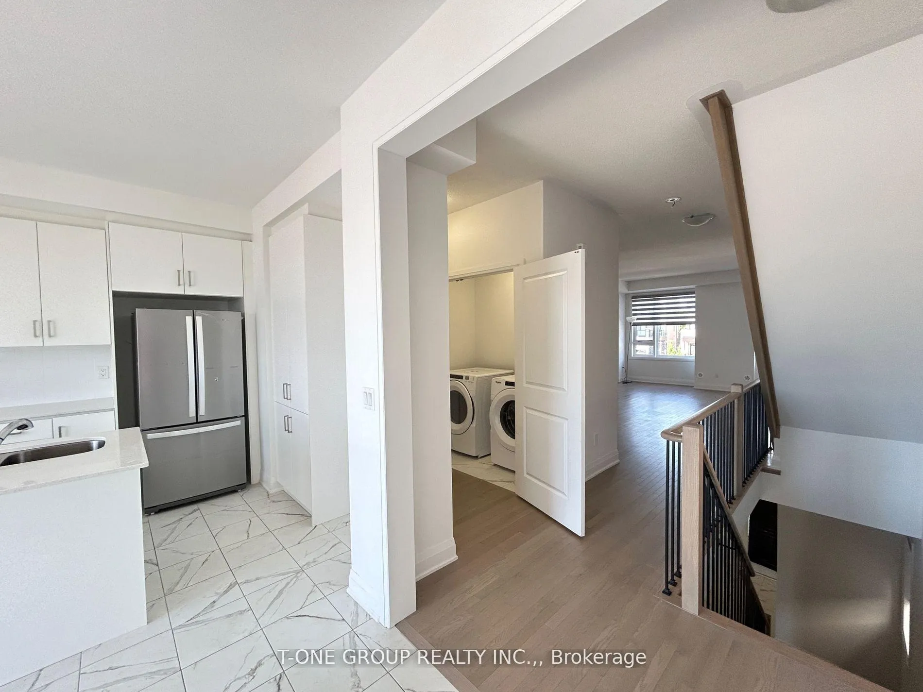 Photo 10 of 100 Carole Bell Way, Markham, Wismer — HOMEH