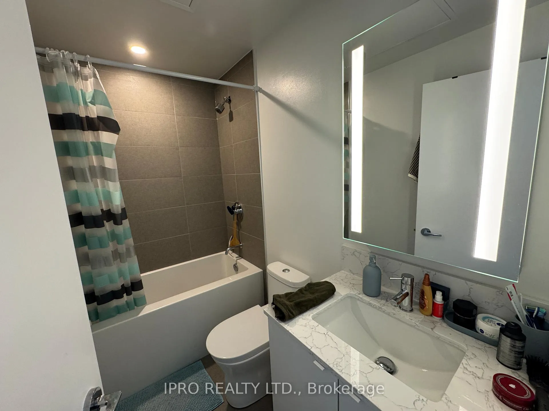 Photo 8 of Unit 1202, 270 Dufferin Street, Toronto, South Parkdale — HOMEH