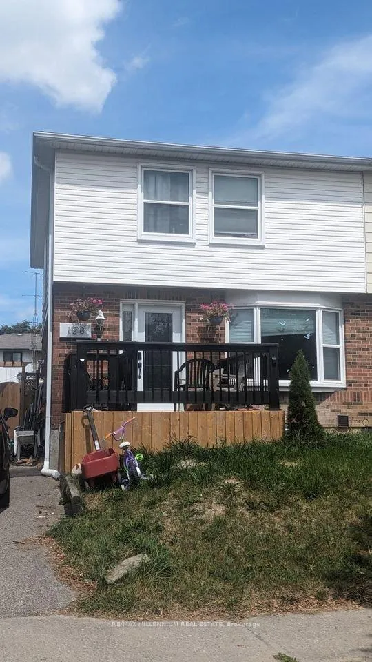 Front of 128 Hansen Road N