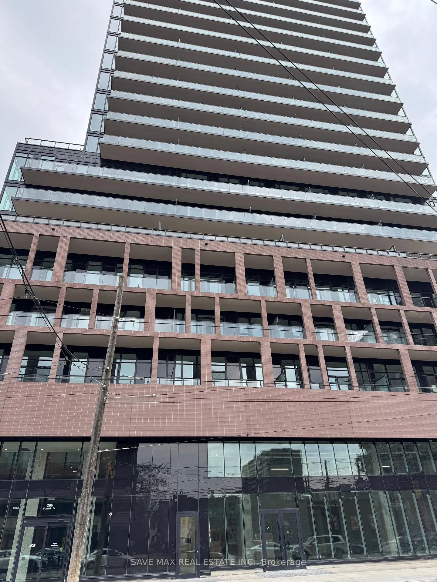 Front of Unit 501, 285 Dufferin Street