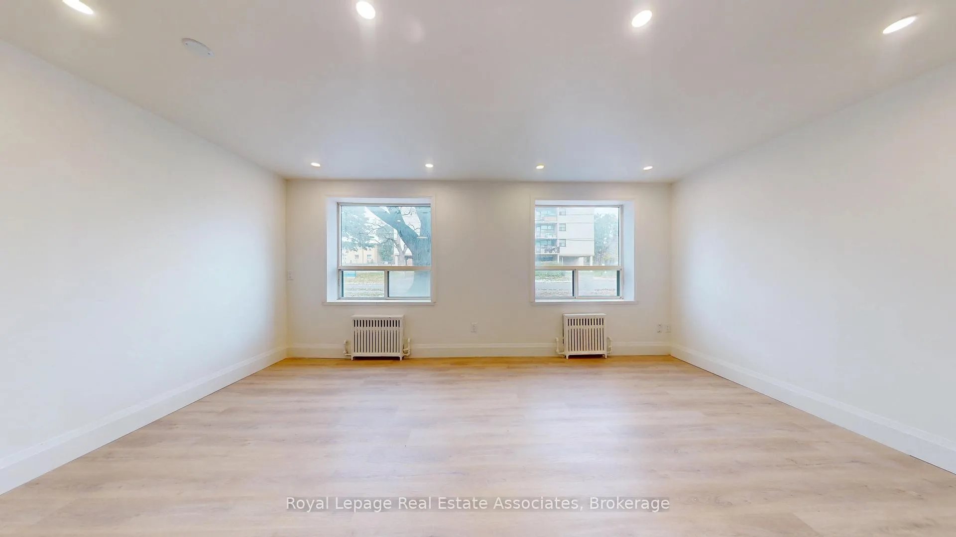 Photo 4 of Unit 2, 1 Marquette Avenue, Toronto, Englemount-Lawrence — HOMEH