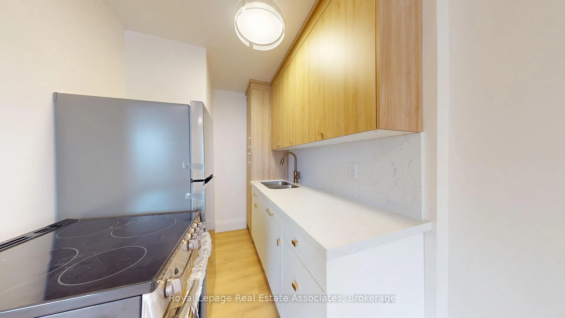 Photo 7 of Unit 2, 1 Marquette Avenue, Toronto, Englemount-Lawrence — HOMEH