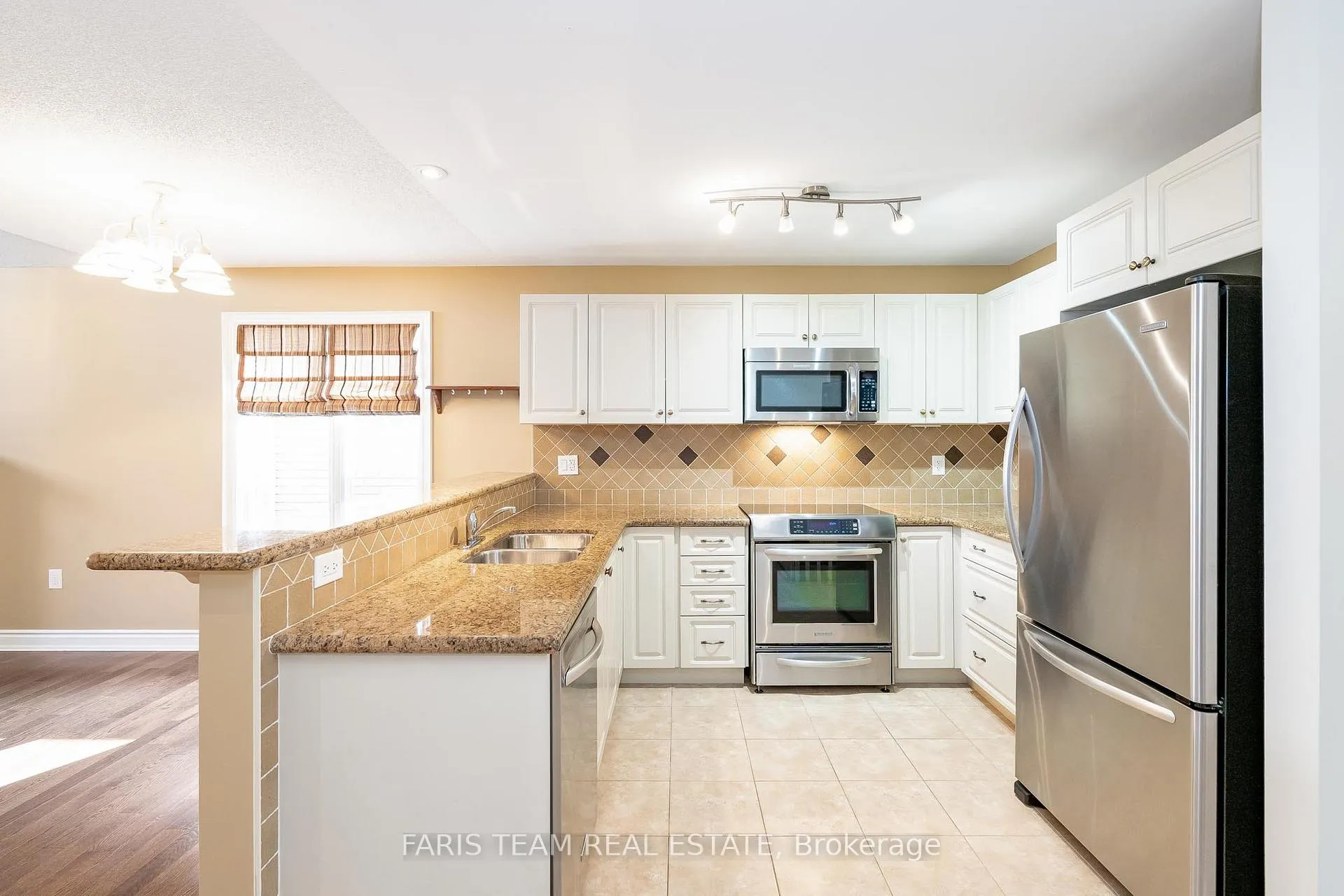 Photo 3 of 51 Tuscany Grande, New Tecumseth, Alliston — HOMEH