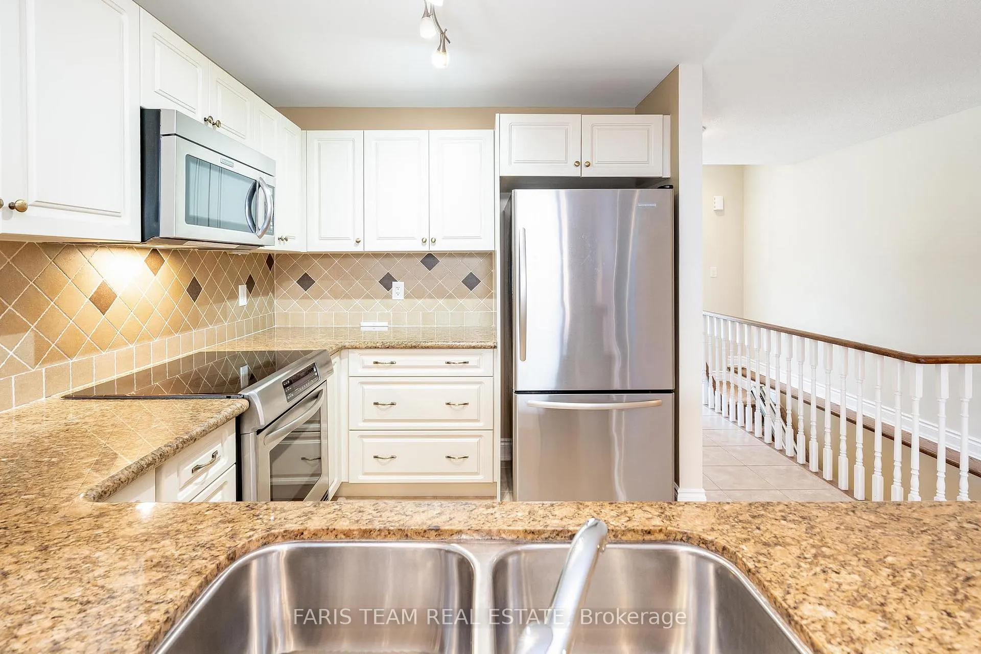 Photo 5 of 51 Tuscany Grande, New Tecumseth, Alliston — HOMEH