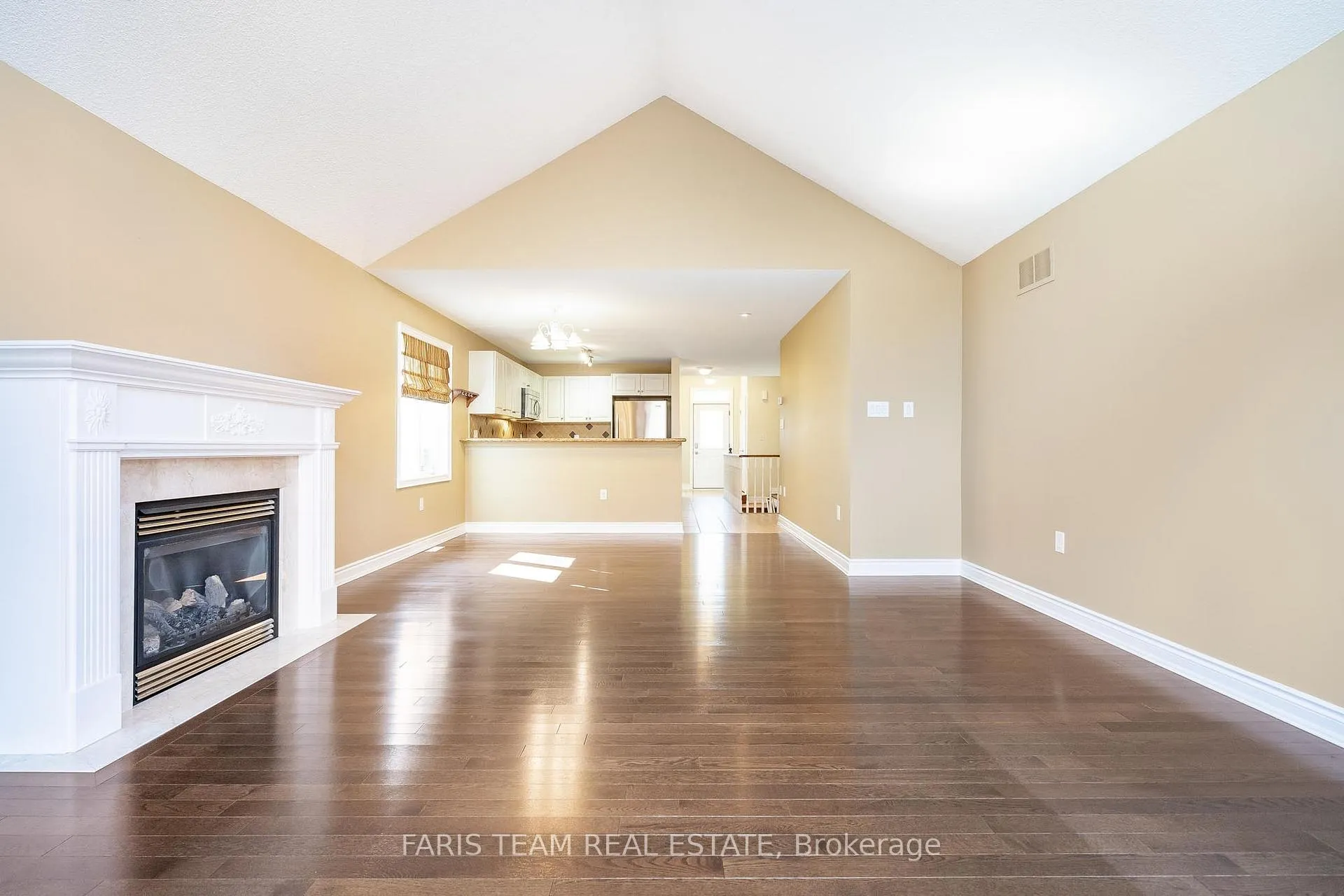 Photo 9 of 51 Tuscany Grande, New Tecumseth, Alliston — HOMEH