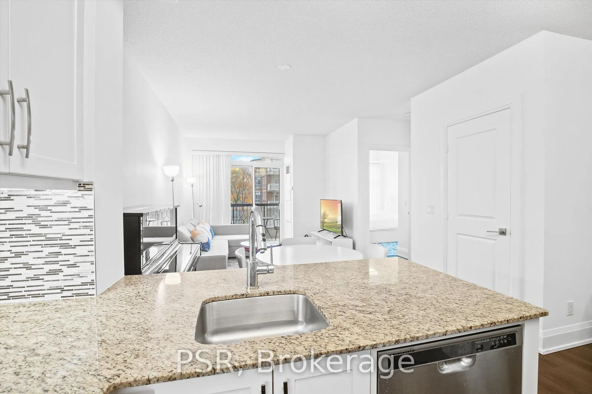 Photo 2 of Unit 307, 2 Old Mill Drive, Toronto, High Park-Swansea — HOMEH