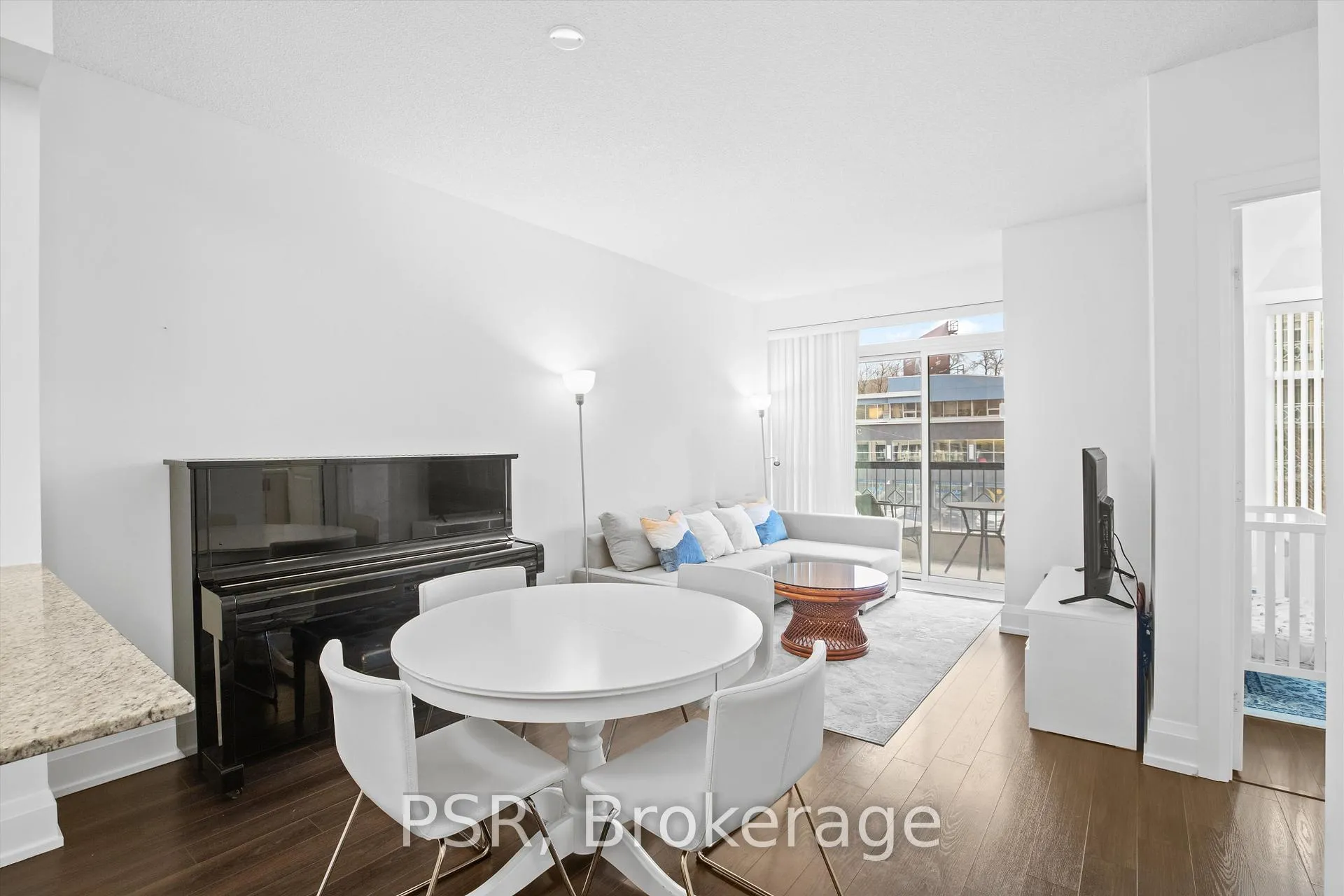 Photo 4 of Unit 307, 2 Old Mill Drive, Toronto, High Park-Swansea — HOMEH
