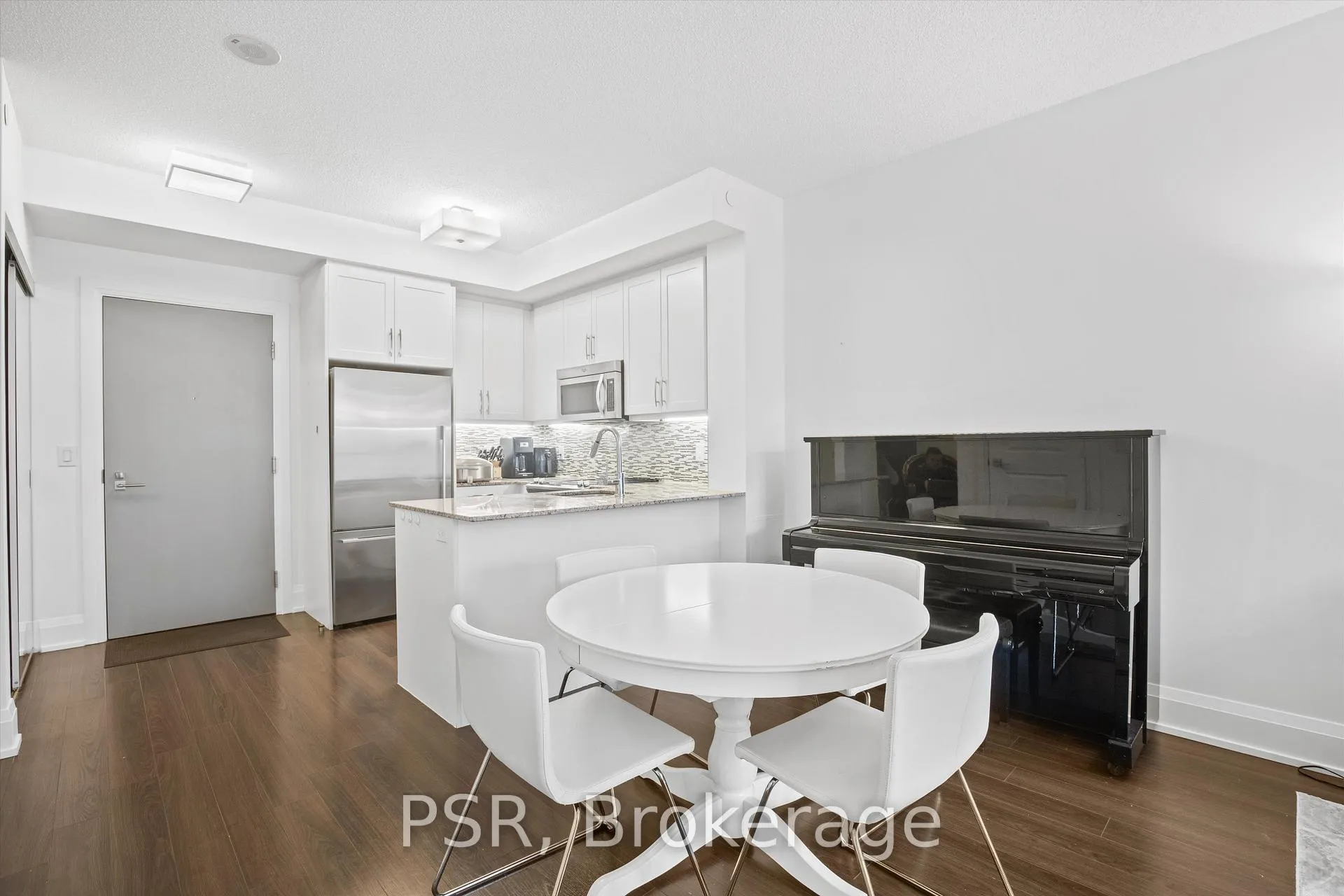 Photo 5 of Unit 307, 2 Old Mill Drive, Toronto, High Park-Swansea — HOMEH