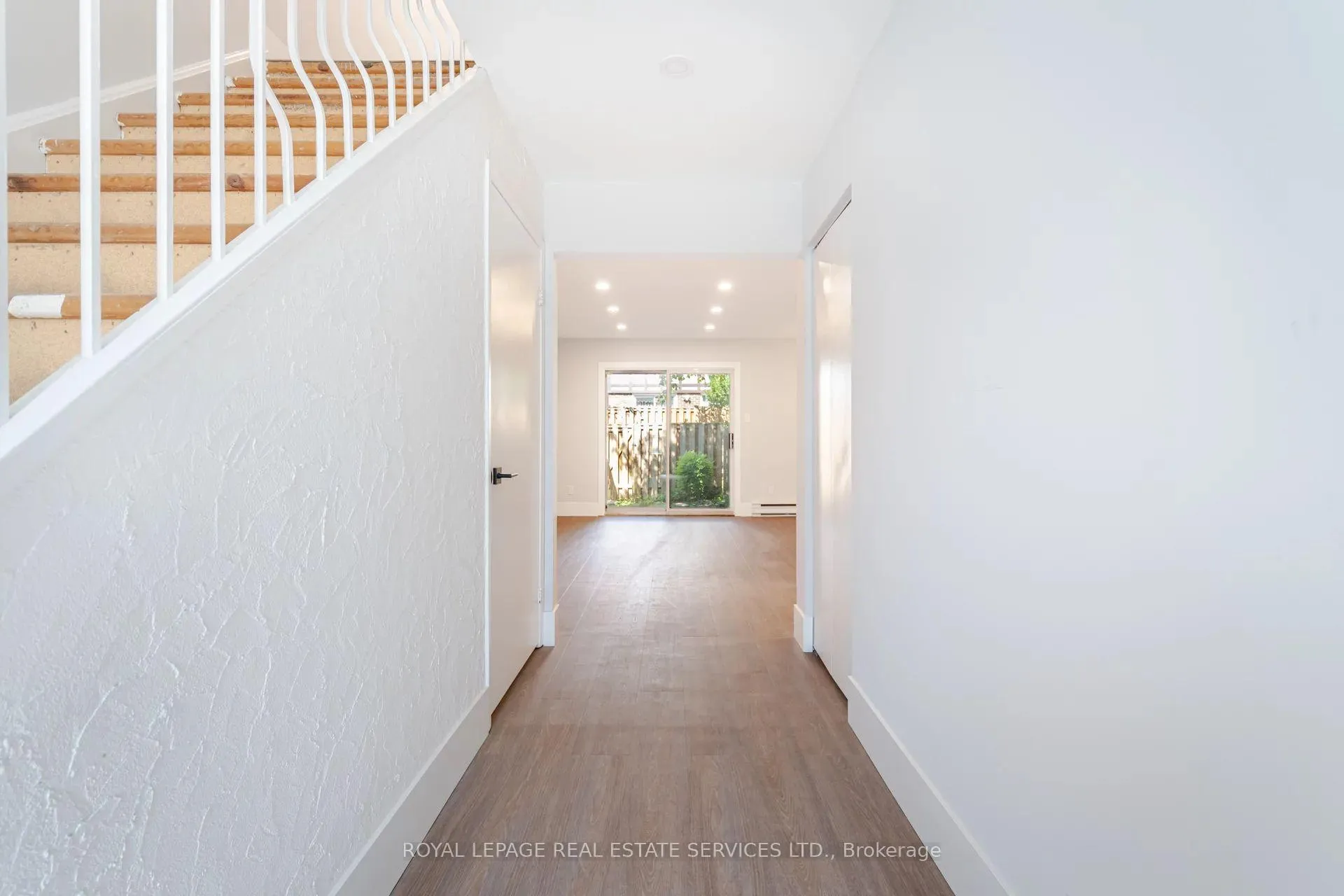 Photo 5 of Unit 457, 16 Harper Way, Markham, Aileen-Willowbrook — HOMEH