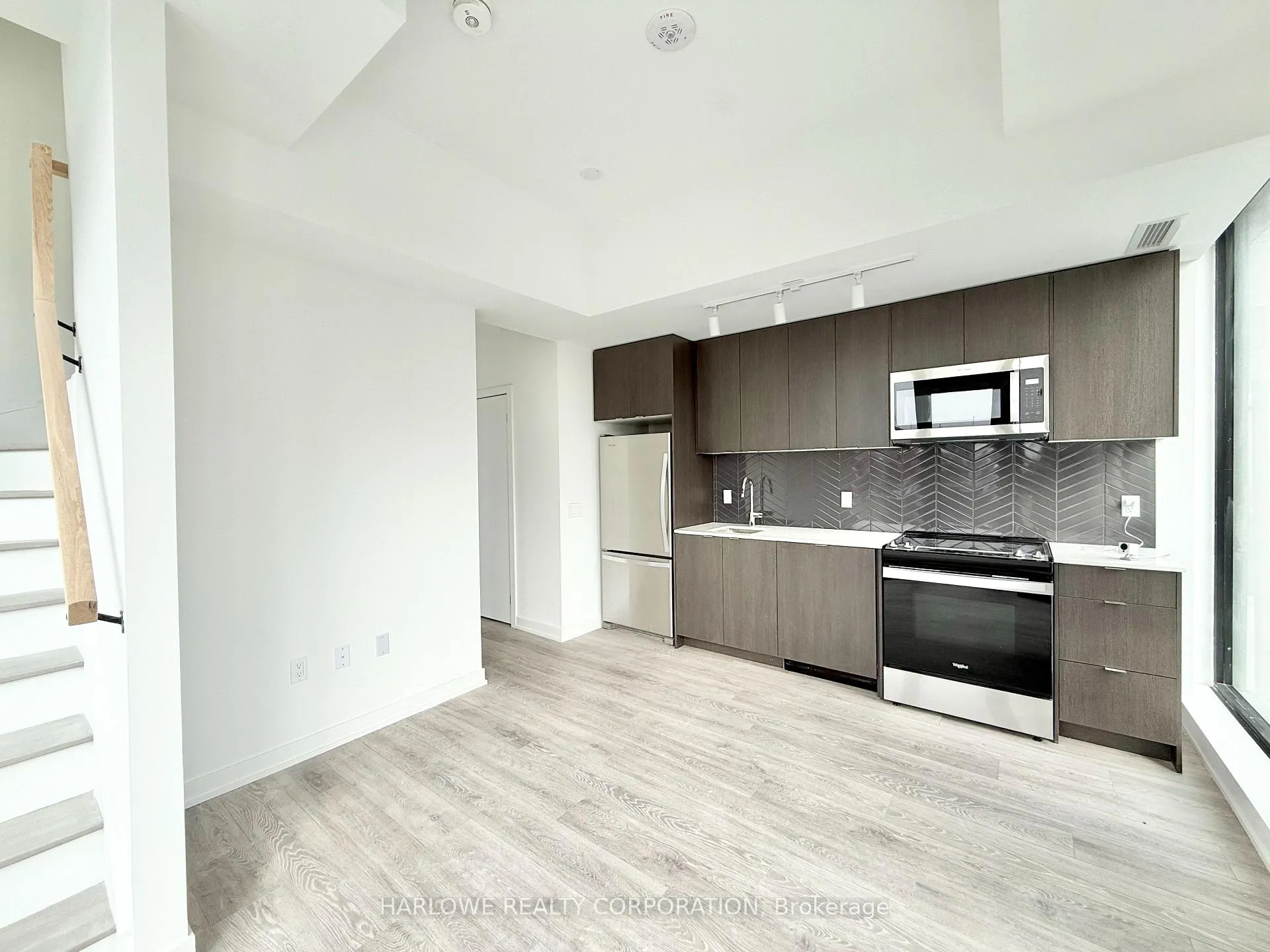 Front of Unit 145 D, 1614 Charles Street