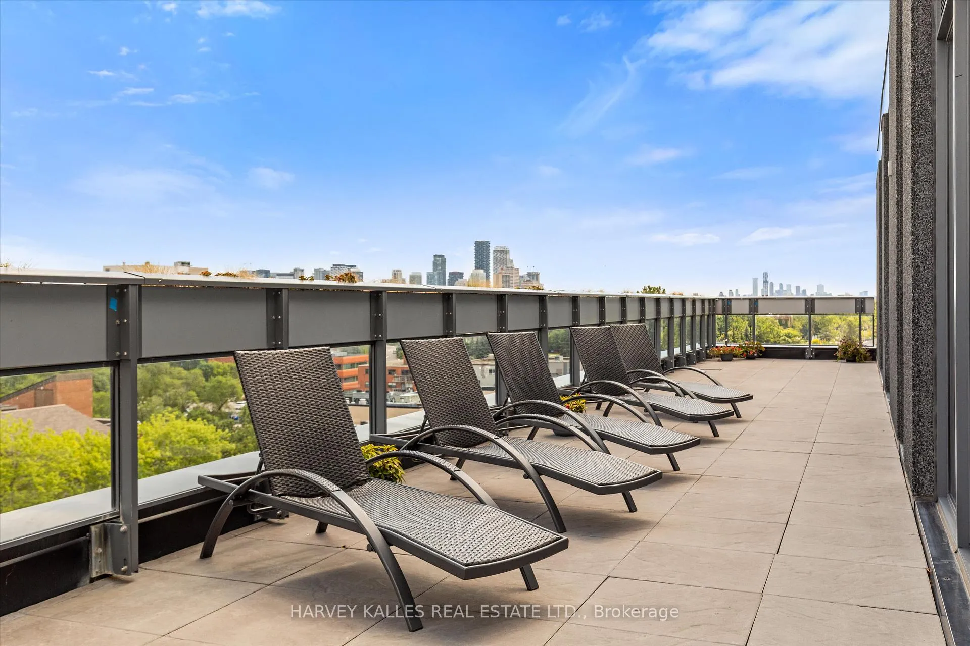 Photo 7 of Unit 703, 355 Bedford Park Avenue, Toronto, Bedford Park-Nortown — HOMEH