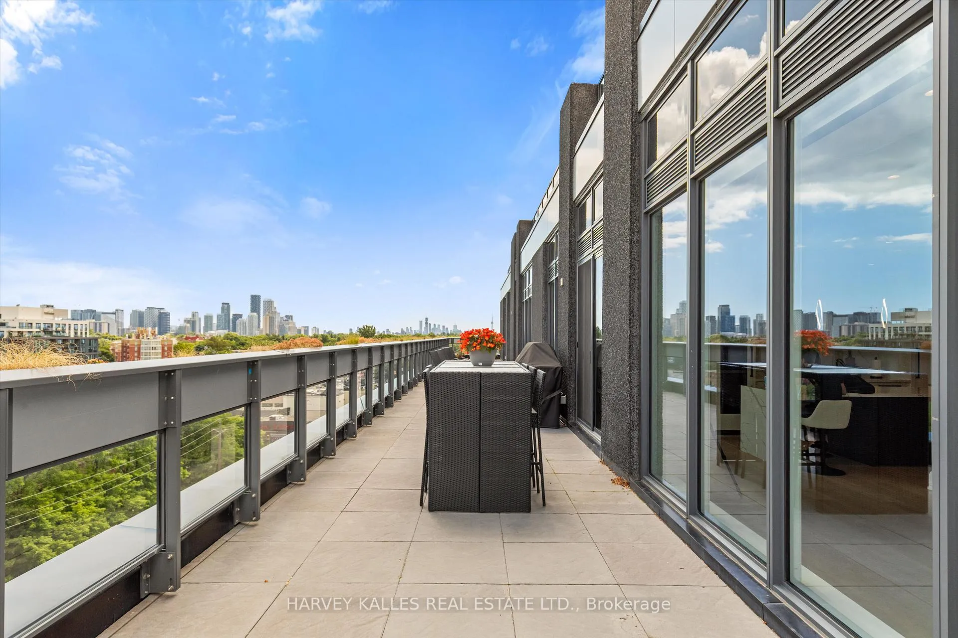 Photo 8 of Unit 703, 355 Bedford Park Avenue, Toronto, Bedford Park-Nortown — HOMEH