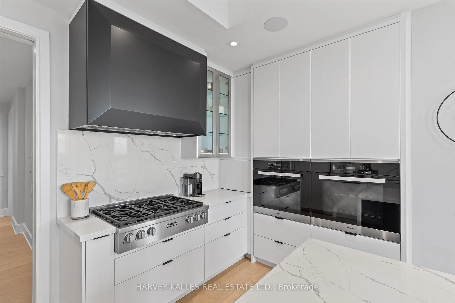 Photo 13 of Unit 703, 355 Bedford Park Avenue, Toronto, Bedford Park-Nortown — HOMEH