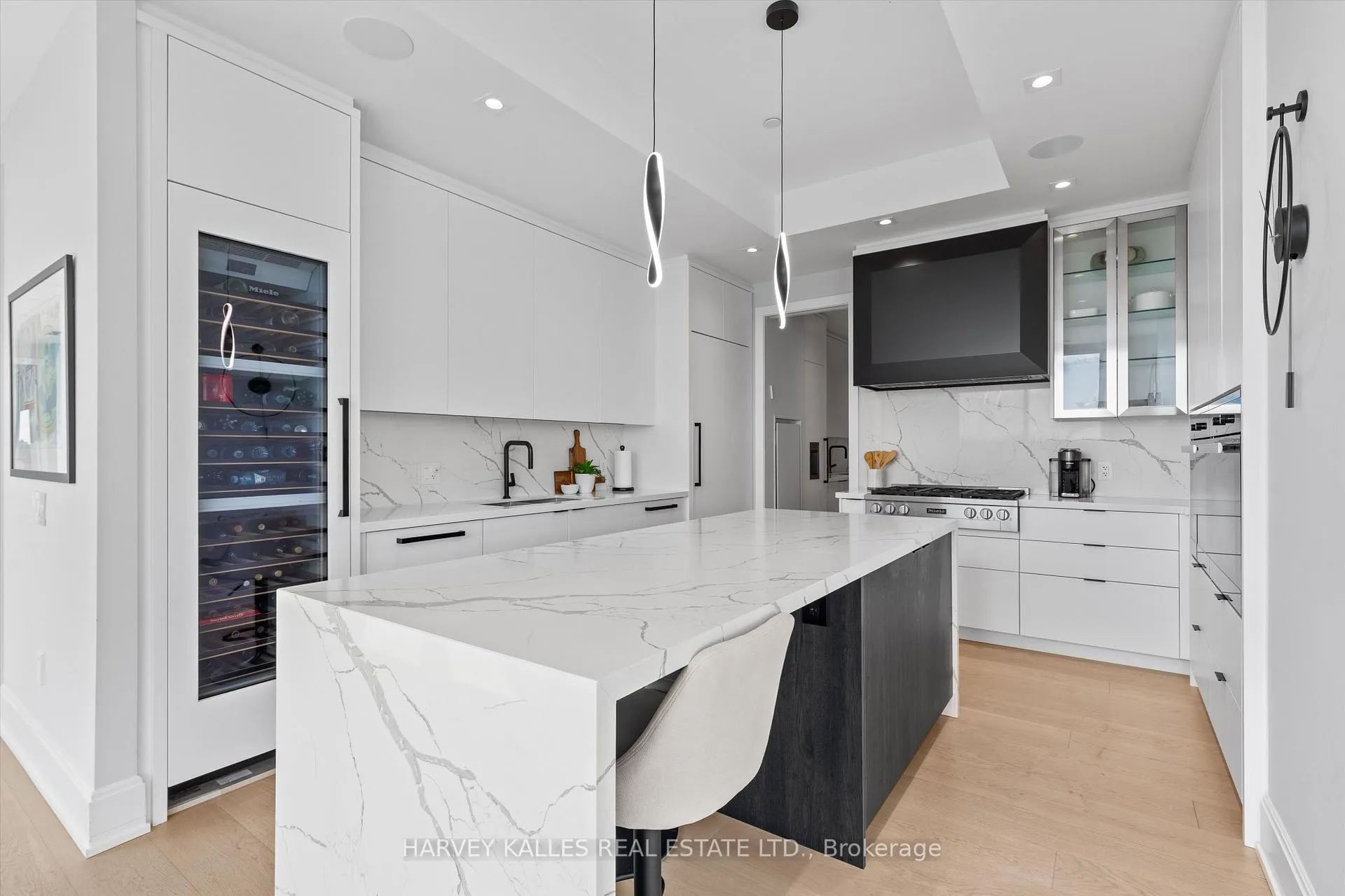 Photo 14 of Unit 703, 355 Bedford Park Avenue, Toronto, Bedford Park-Nortown — HOMEH